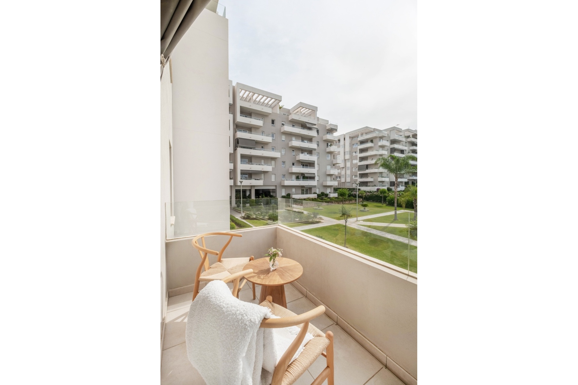 Resale - apartment - Marbella - Nueva Andalucía