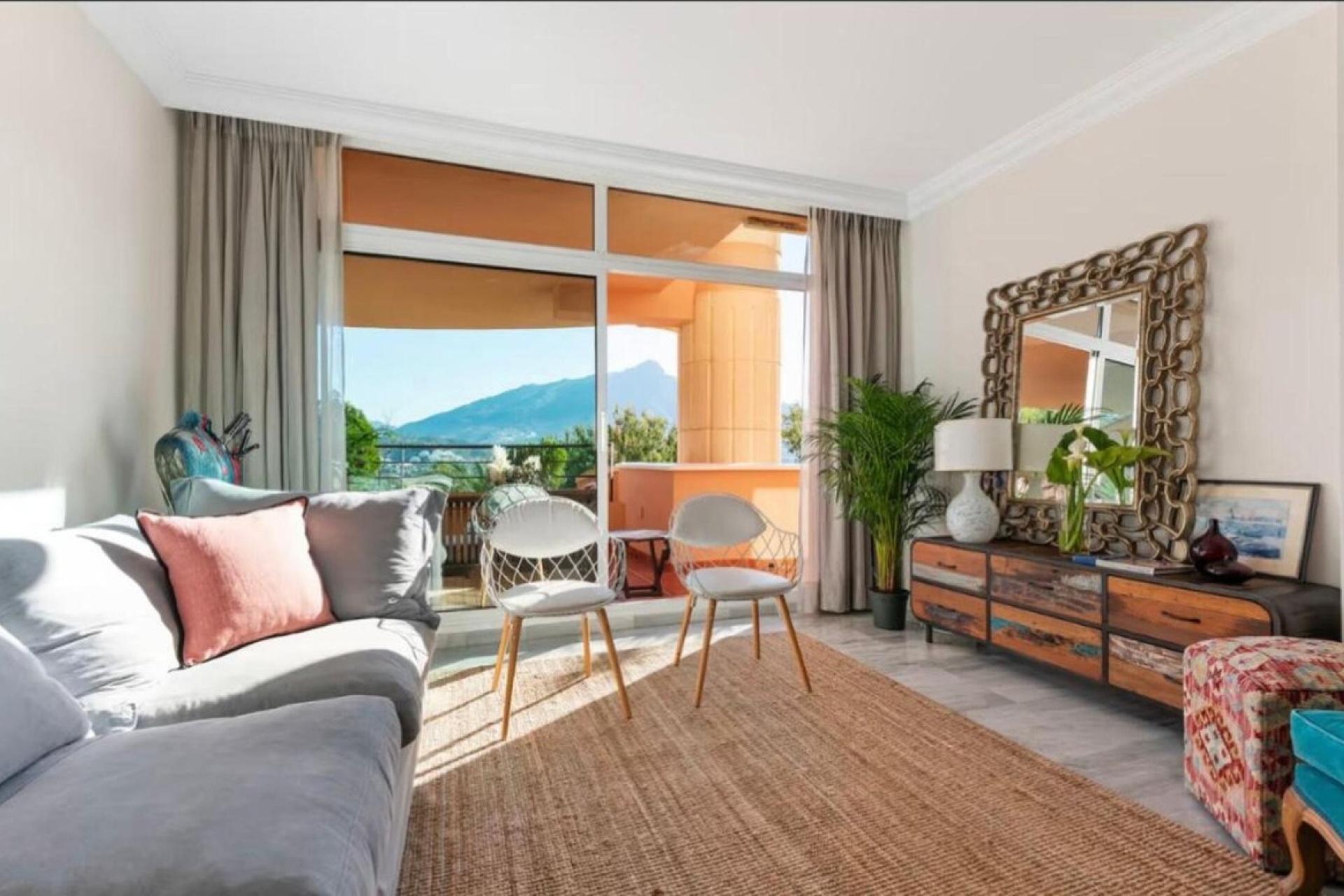Resale - apartment - Marbella - Nueva Andalucía