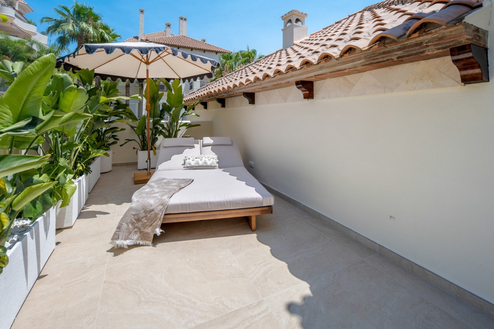 Resale - apartment - Marbella - Nueva Andalucía