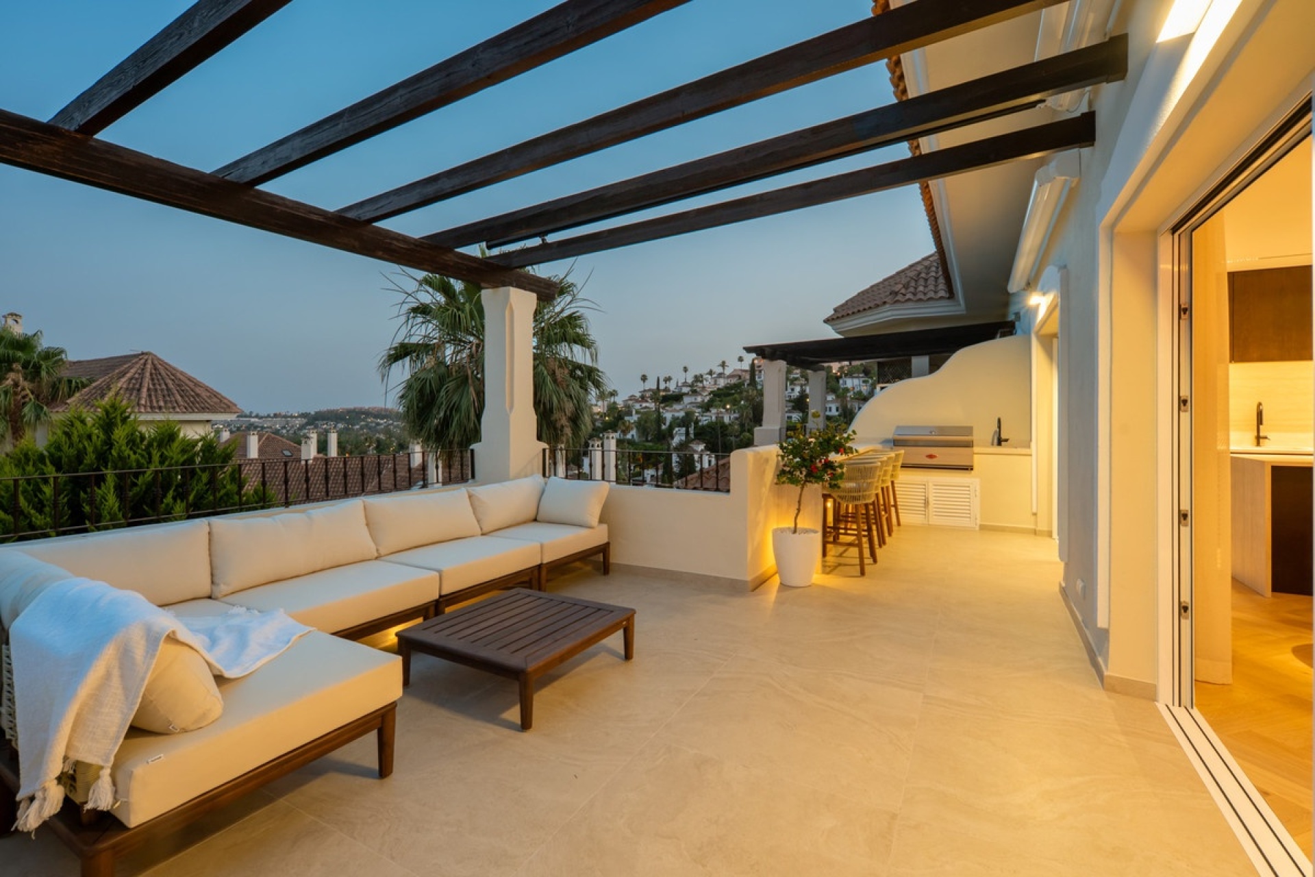 Resale - apartment - Marbella - Nueva Andalucía
