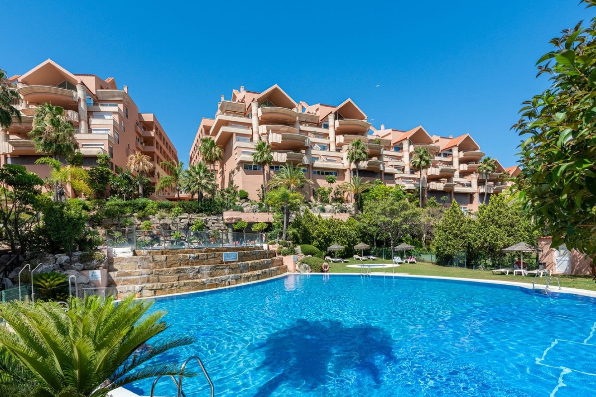 Resale - apartment - Marbella - Nueva Andalucía