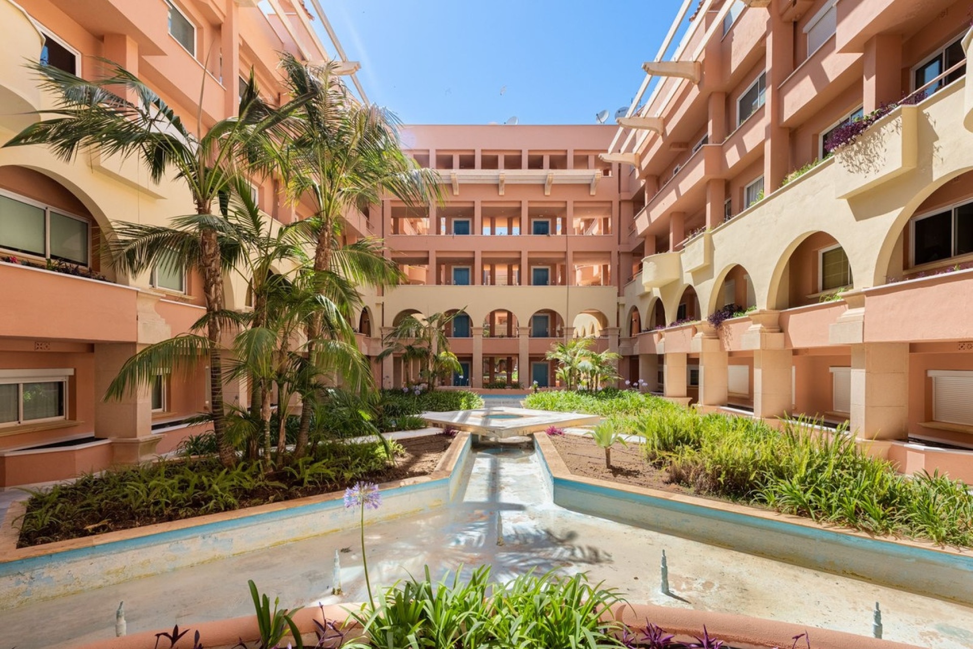 Resale - apartment - Marbella - Nueva Andalucía