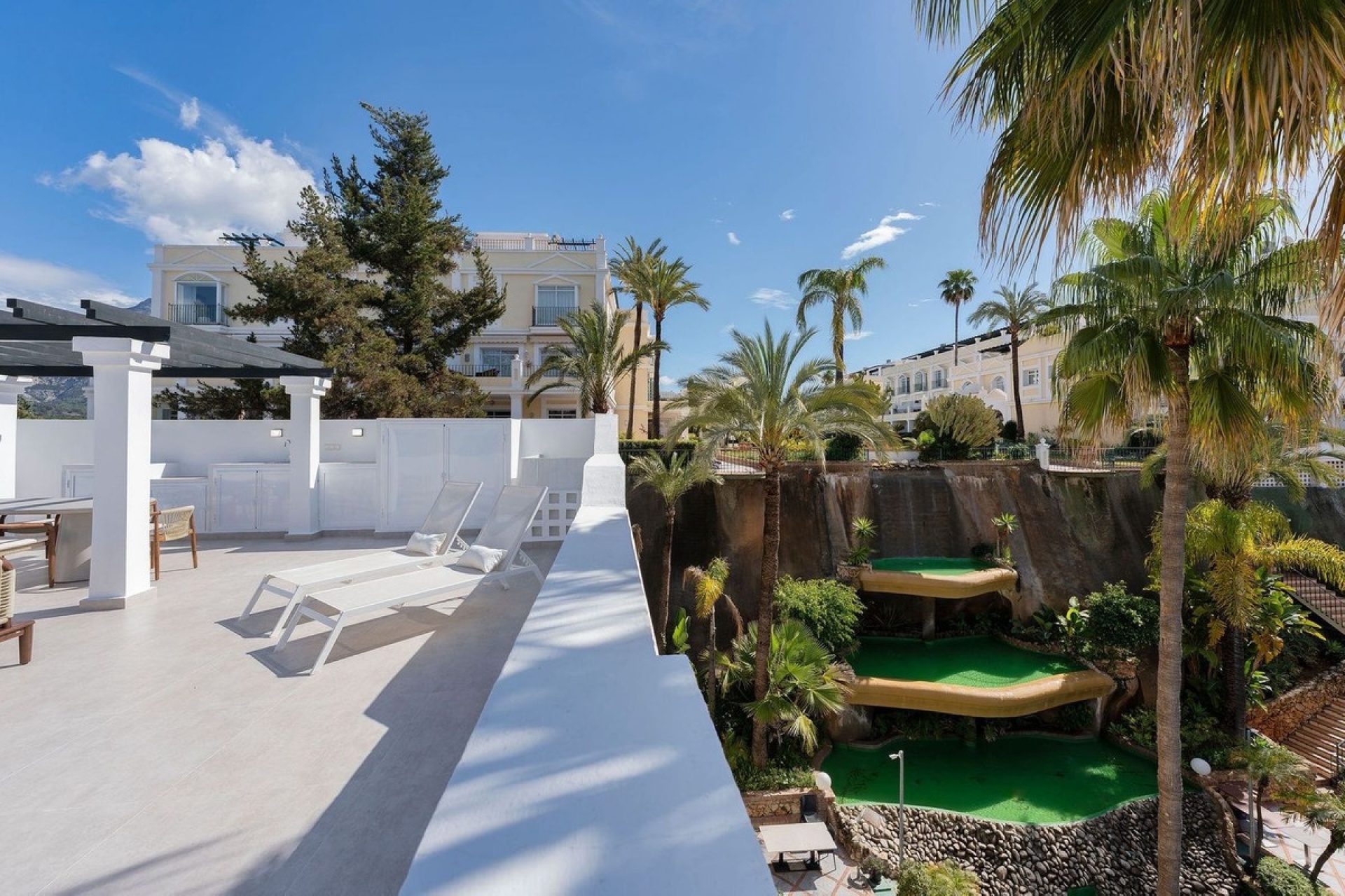 Resale - apartment - Marbella - Nueva Andalucía
