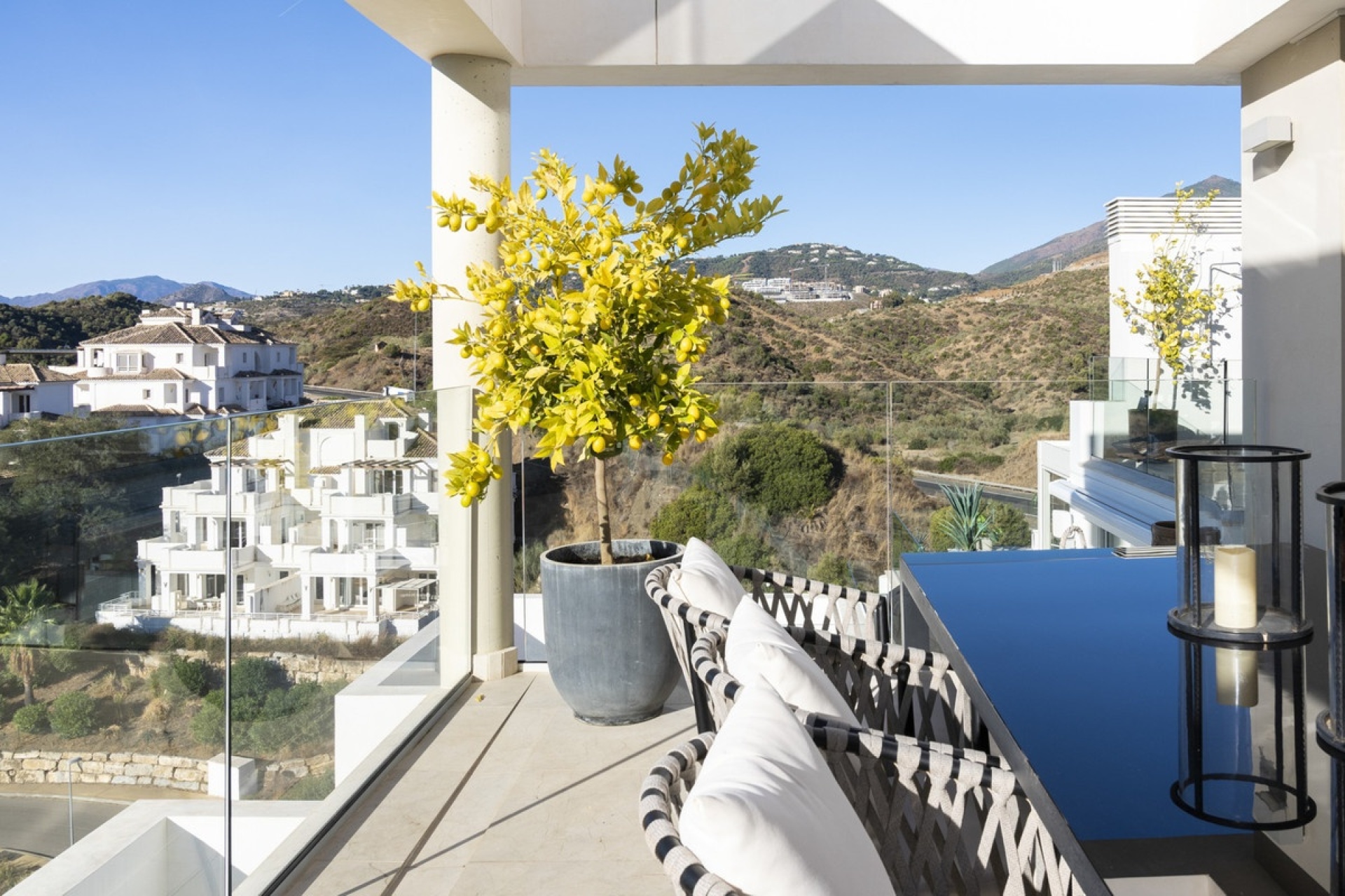 Resale - apartment - Marbella - Nueva Andalucía
