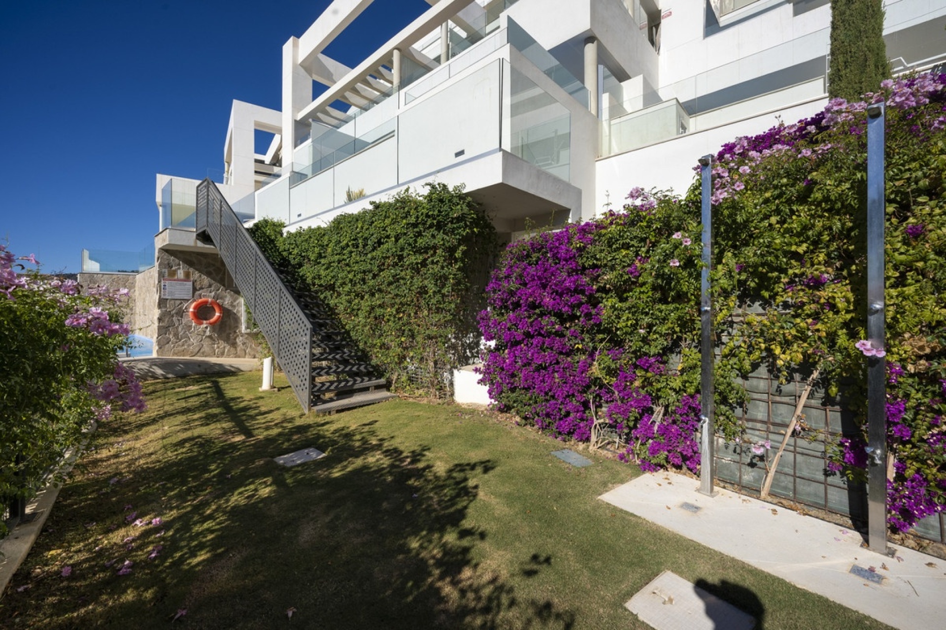 Resale - apartment - Marbella - Nueva Andalucía
