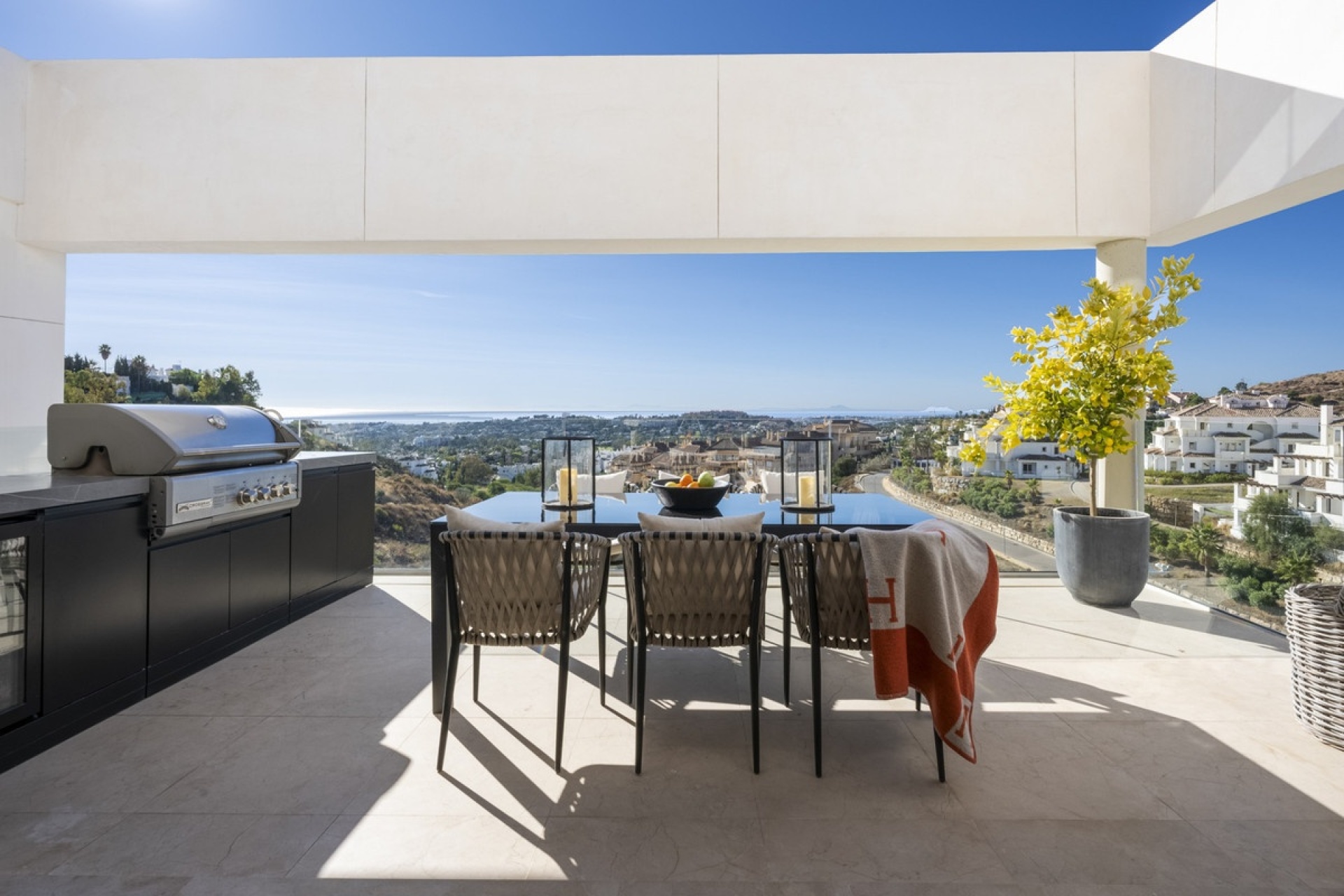 Resale - apartment - Marbella - Nueva Andalucía