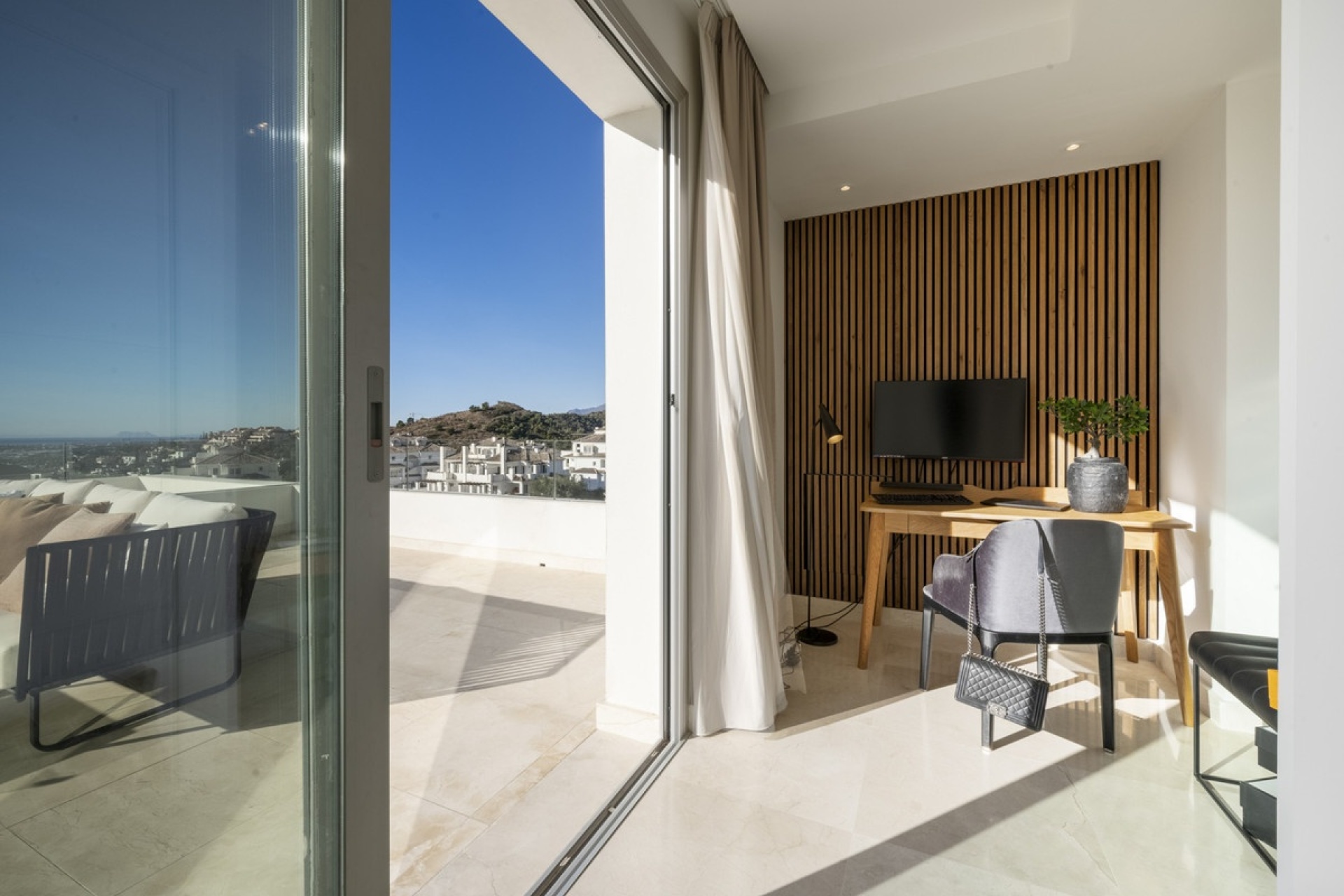 Resale - apartment - Marbella - Nueva Andalucía