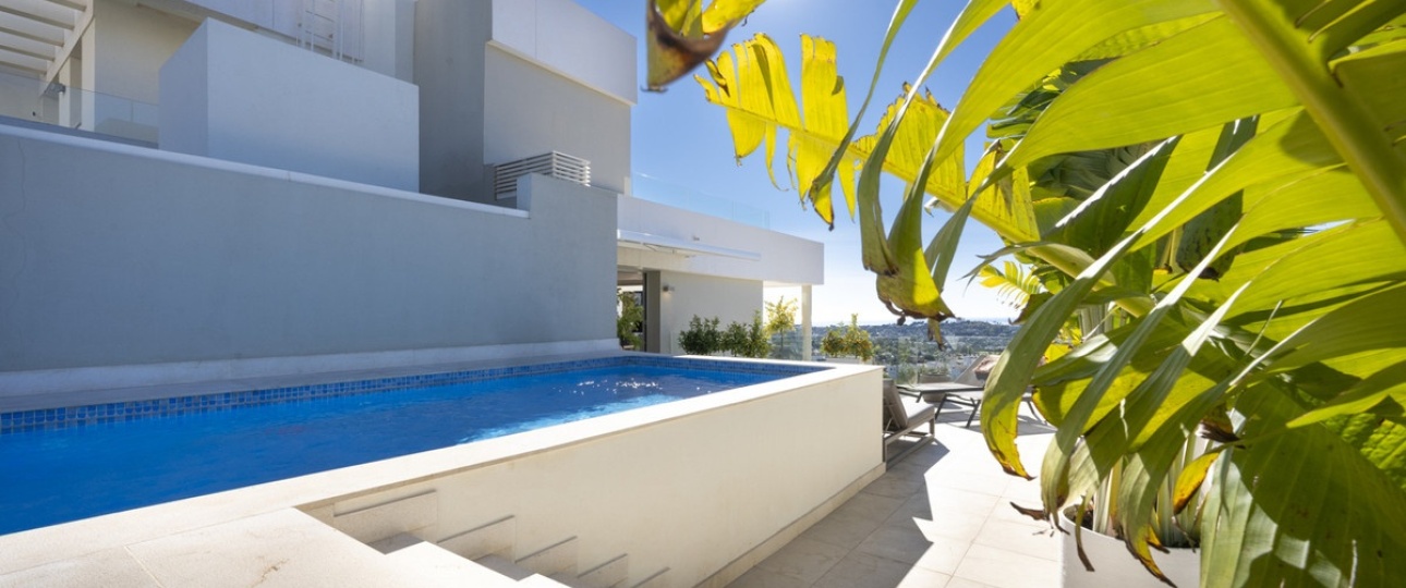 Resale - apartment - Marbella - Nueva Andalucía
