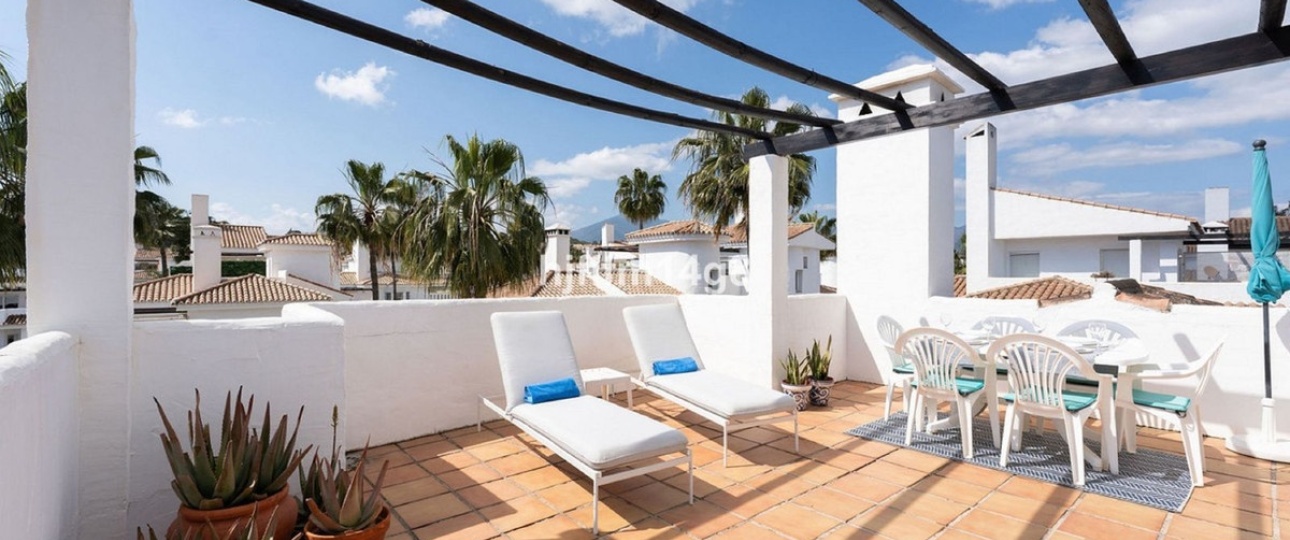 Resale - apartment - Marbella - Nueva Andalucía