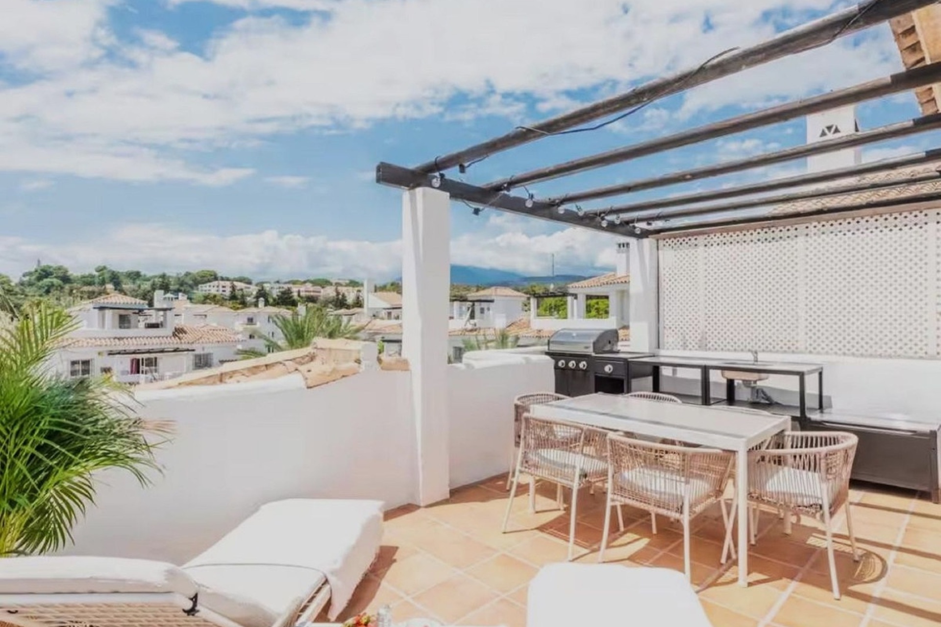 Resale - apartment - Marbella - Nueva Andalucía