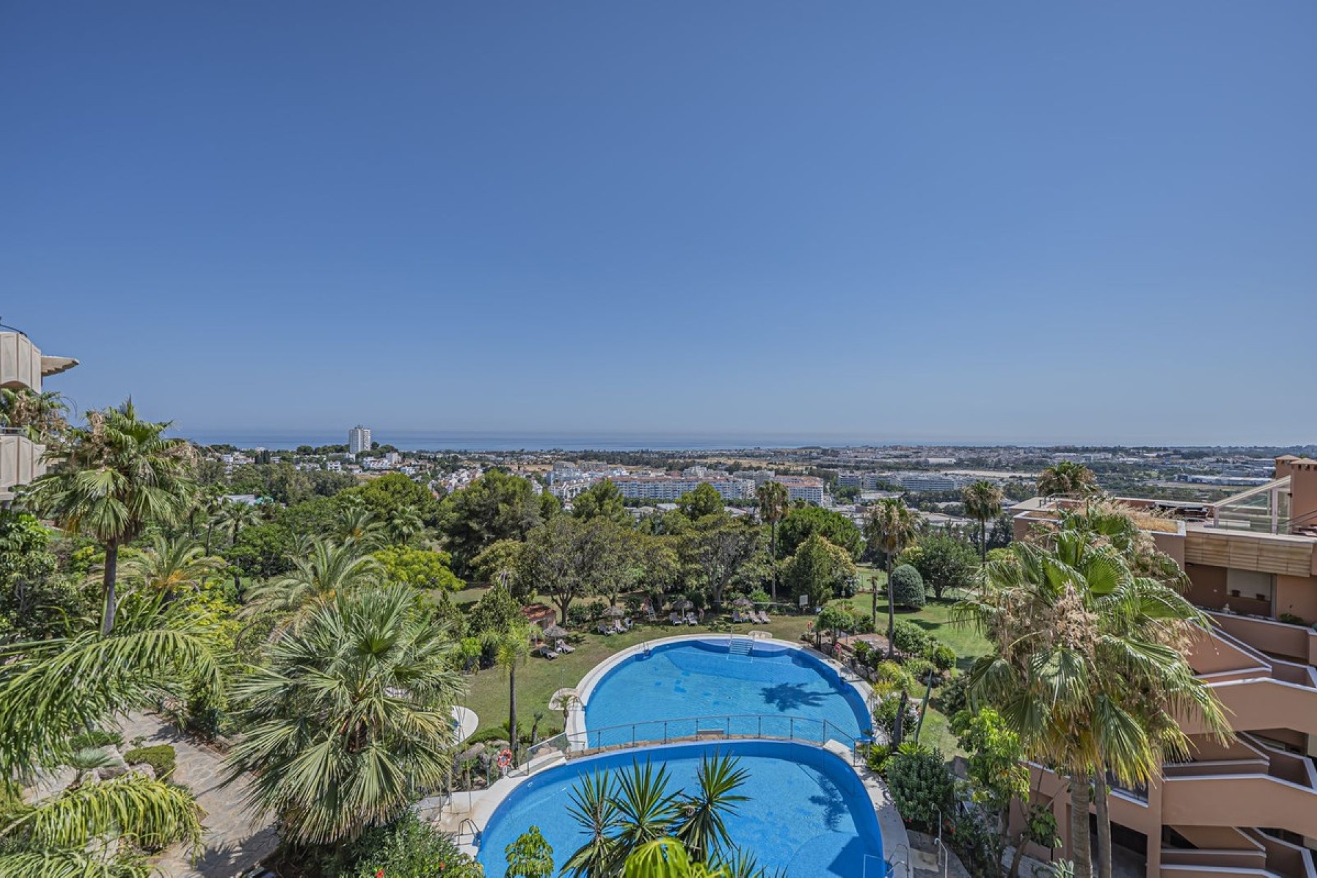 Resale - apartment - Marbella - Nueva Andalucía