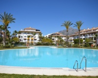 Resale - apartment - Marbella - Nueva Andalucía