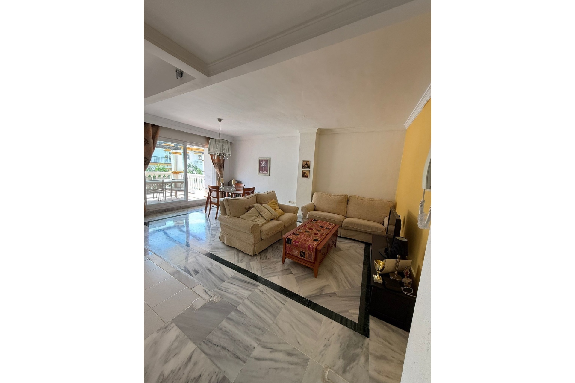 Resale - apartment - Marbella - Nueva Andalucía