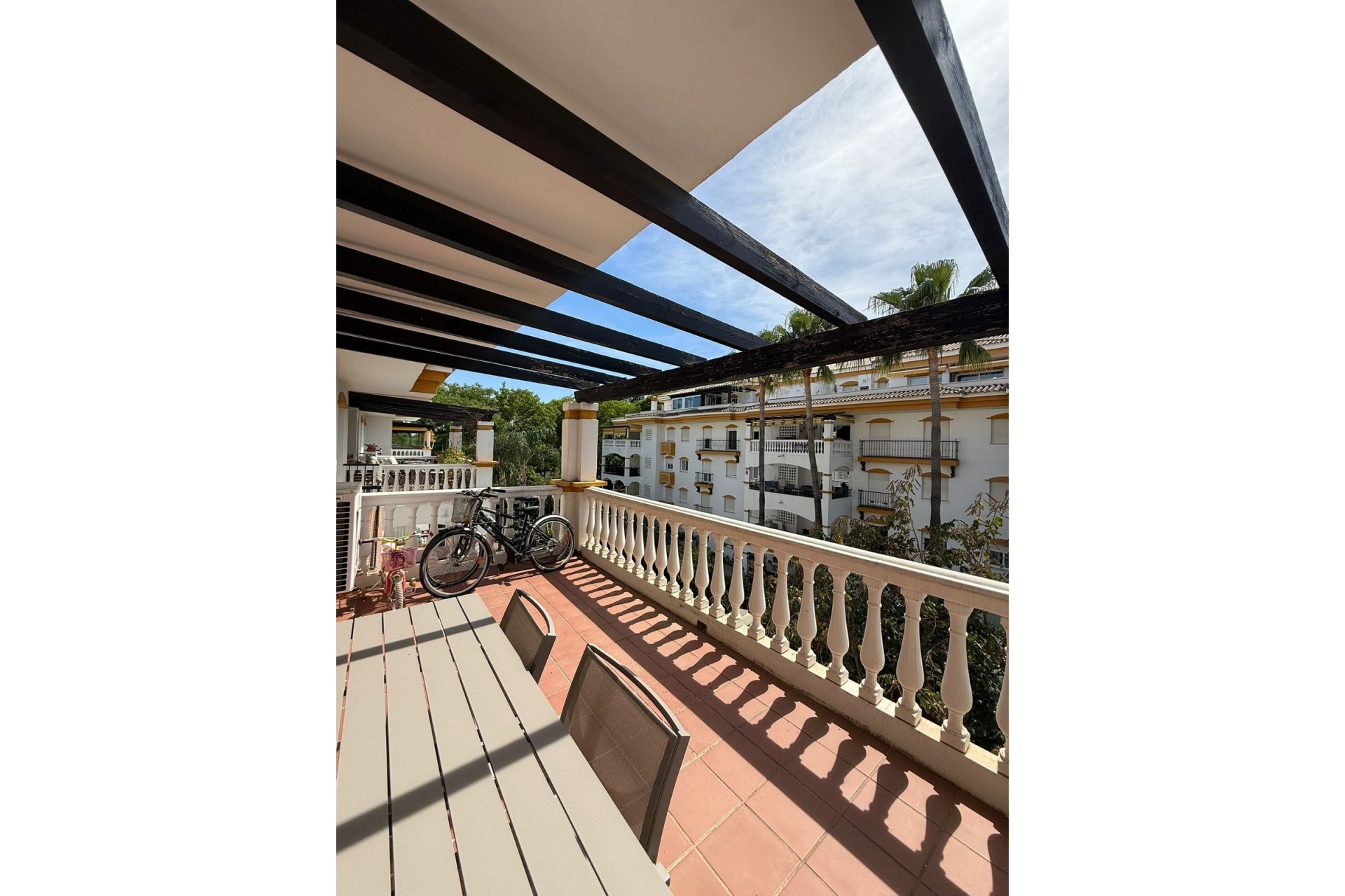 Resale - apartment - Marbella - Nueva Andalucía