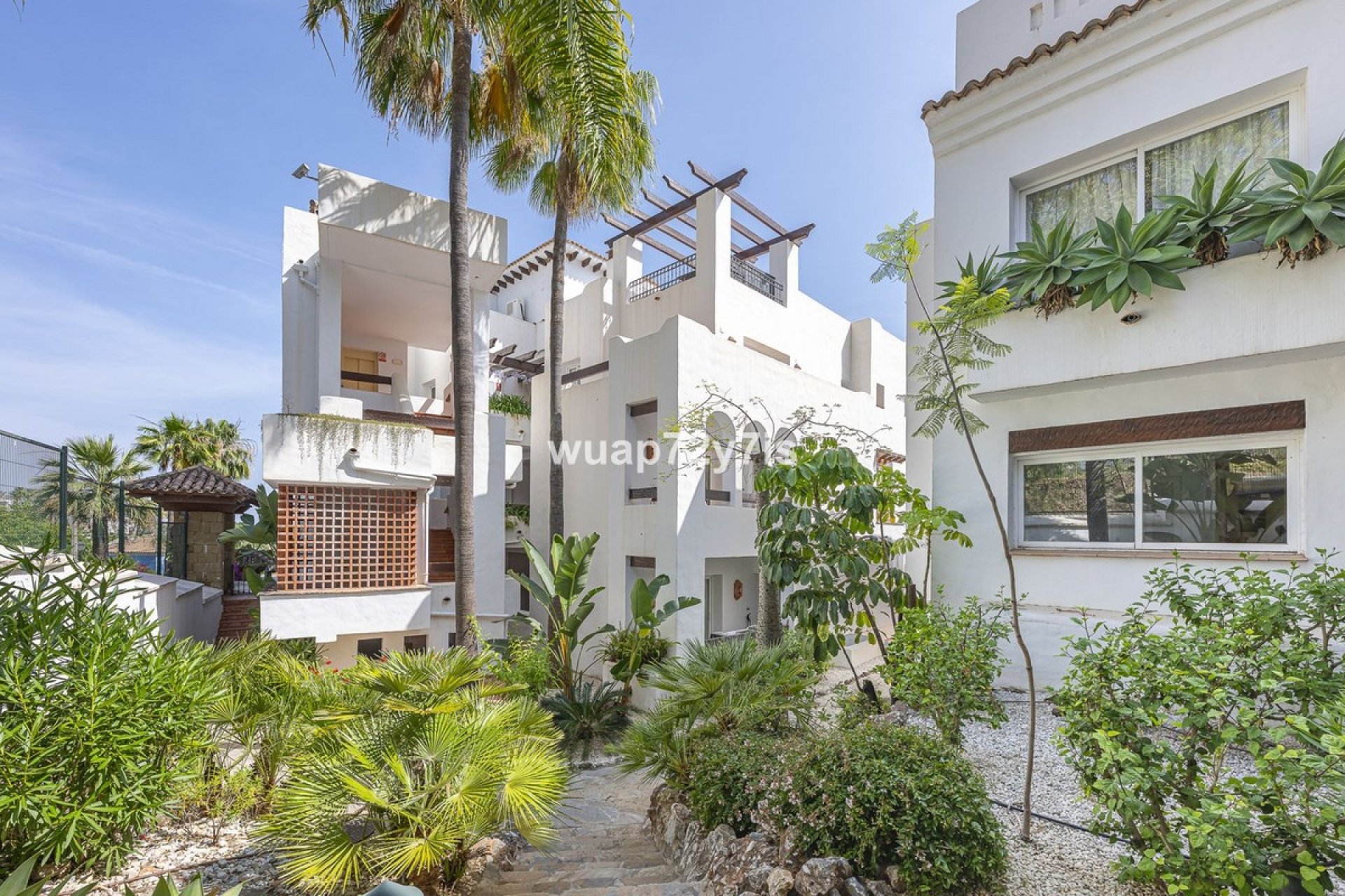 Resale - apartment - Marbella - Nueva Andalucía