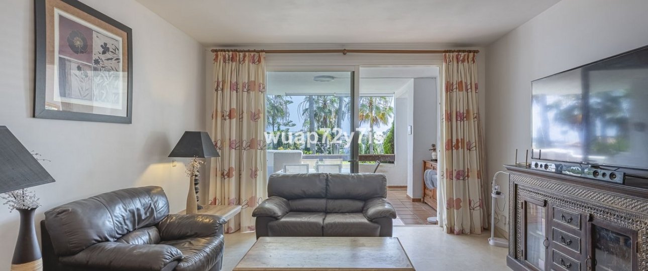 Resale - apartment - Marbella - Nueva Andalucía