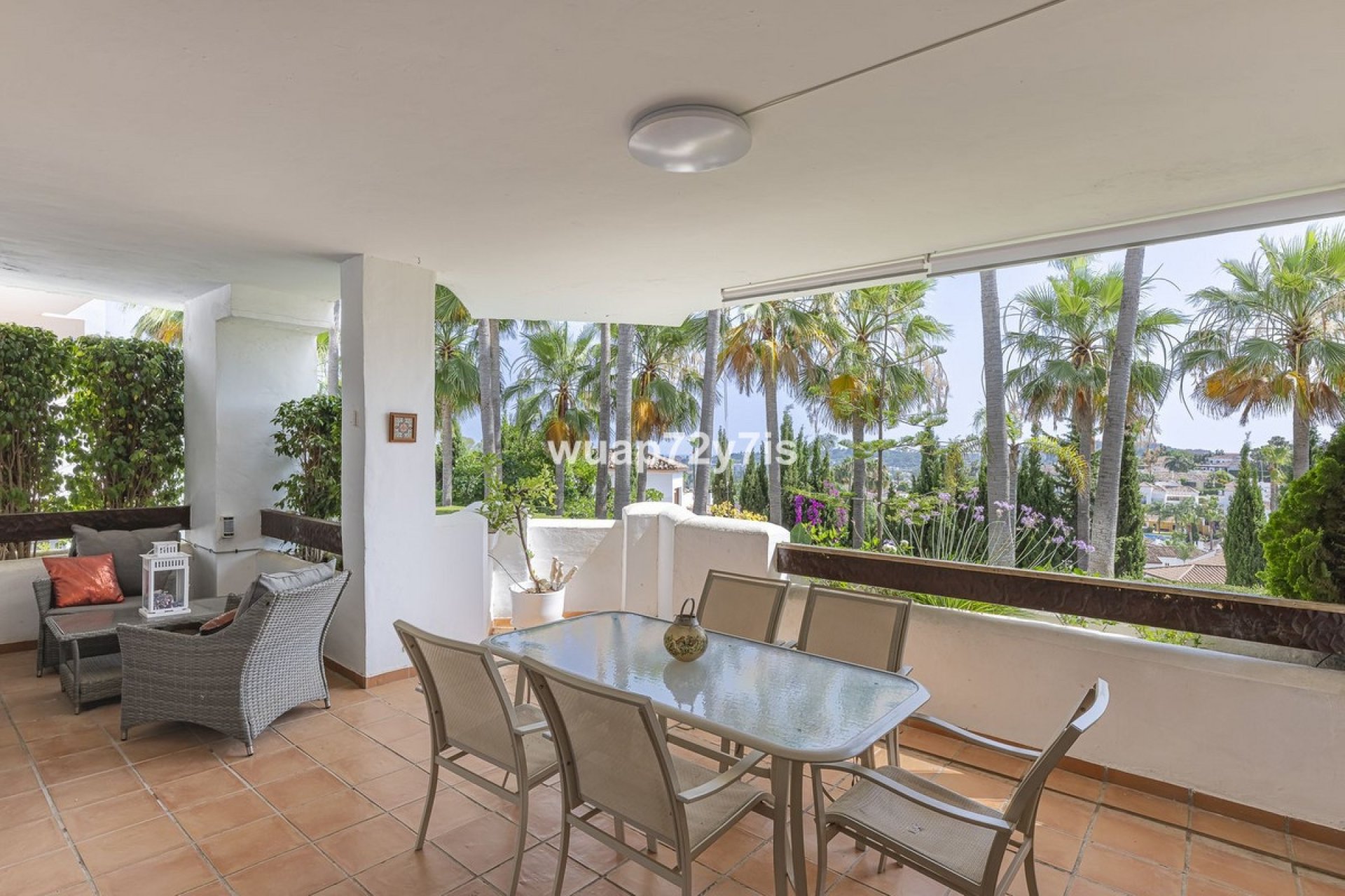 Resale - apartment - Marbella - Nueva Andalucía