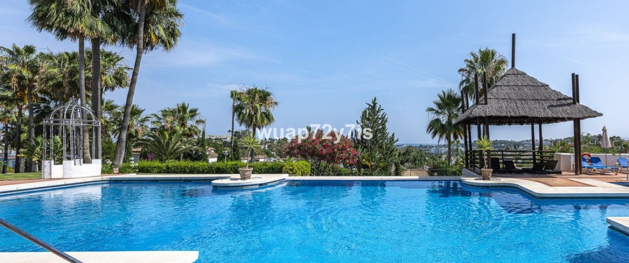 Resale - apartment - Marbella - Nueva Andalucía