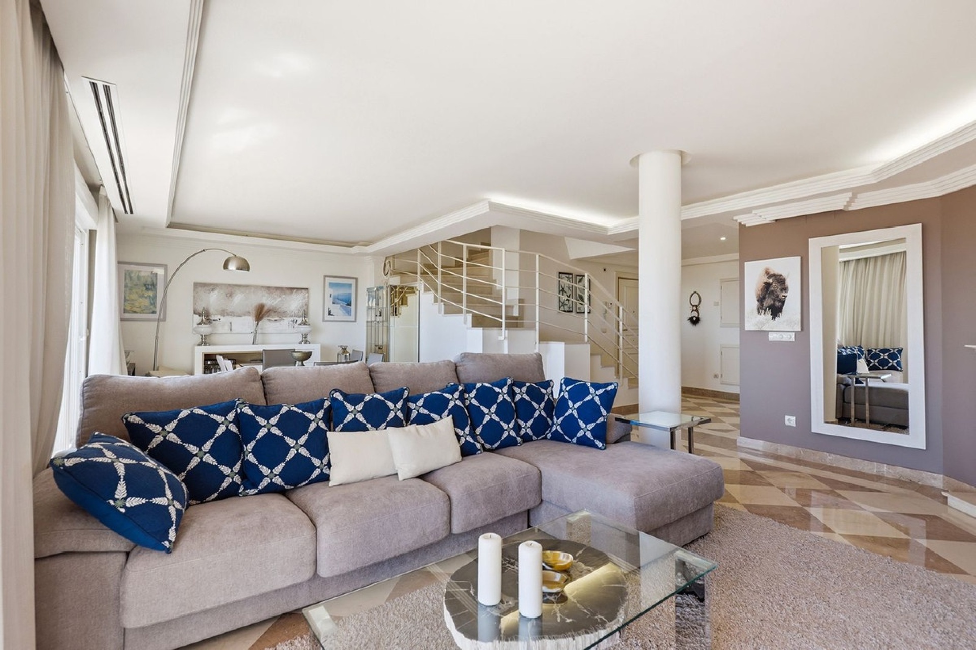 Resale - apartment - Marbella - Nueva Andalucía