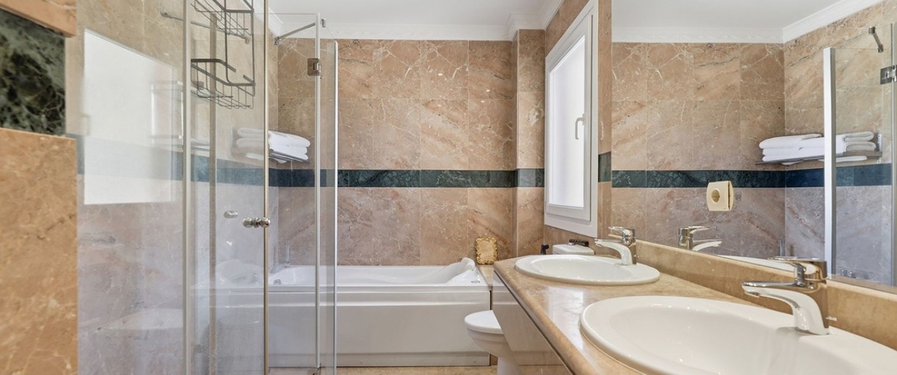 Resale - apartment - Marbella - Nueva Andalucía