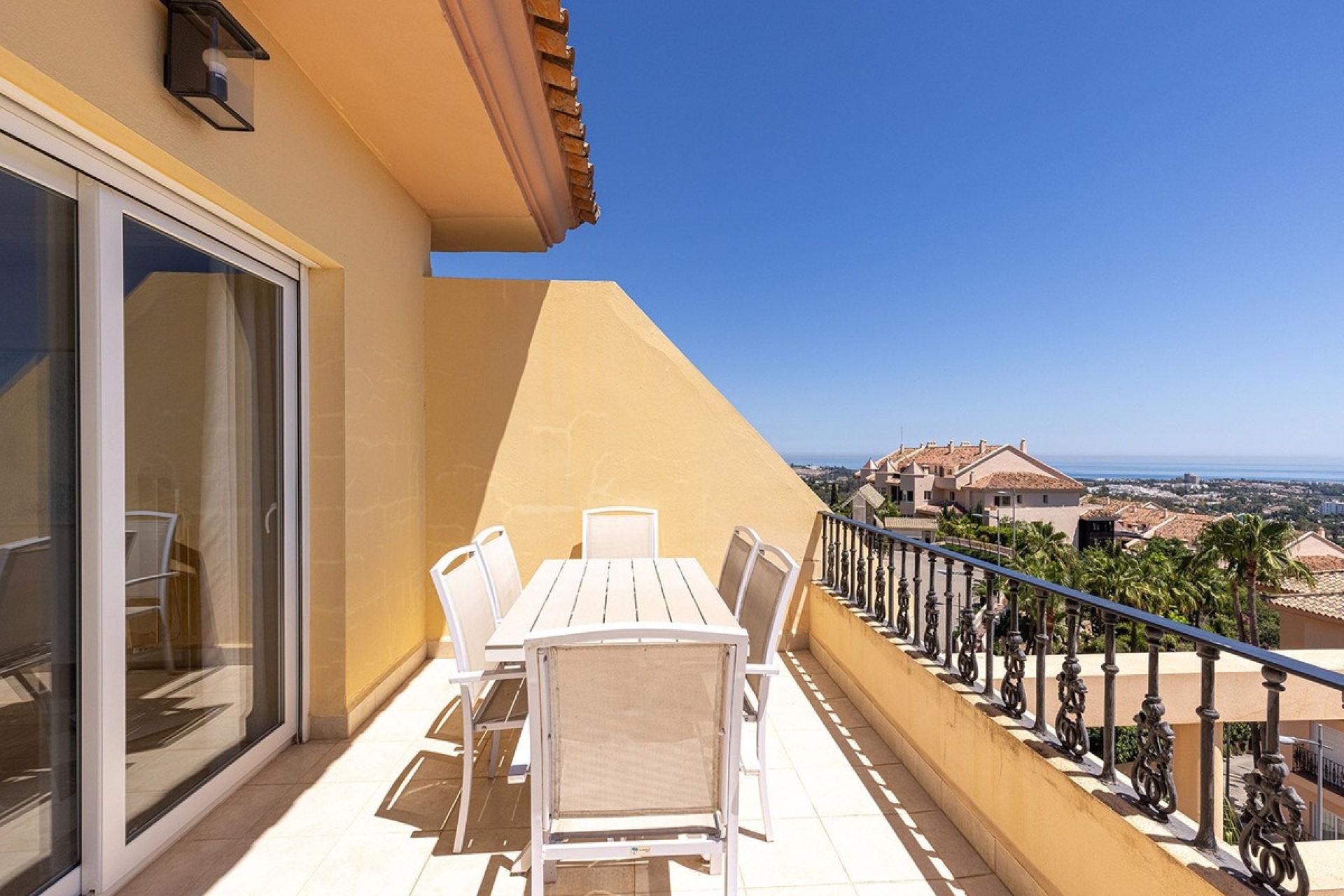 Resale - apartment - Marbella - Nueva Andalucía