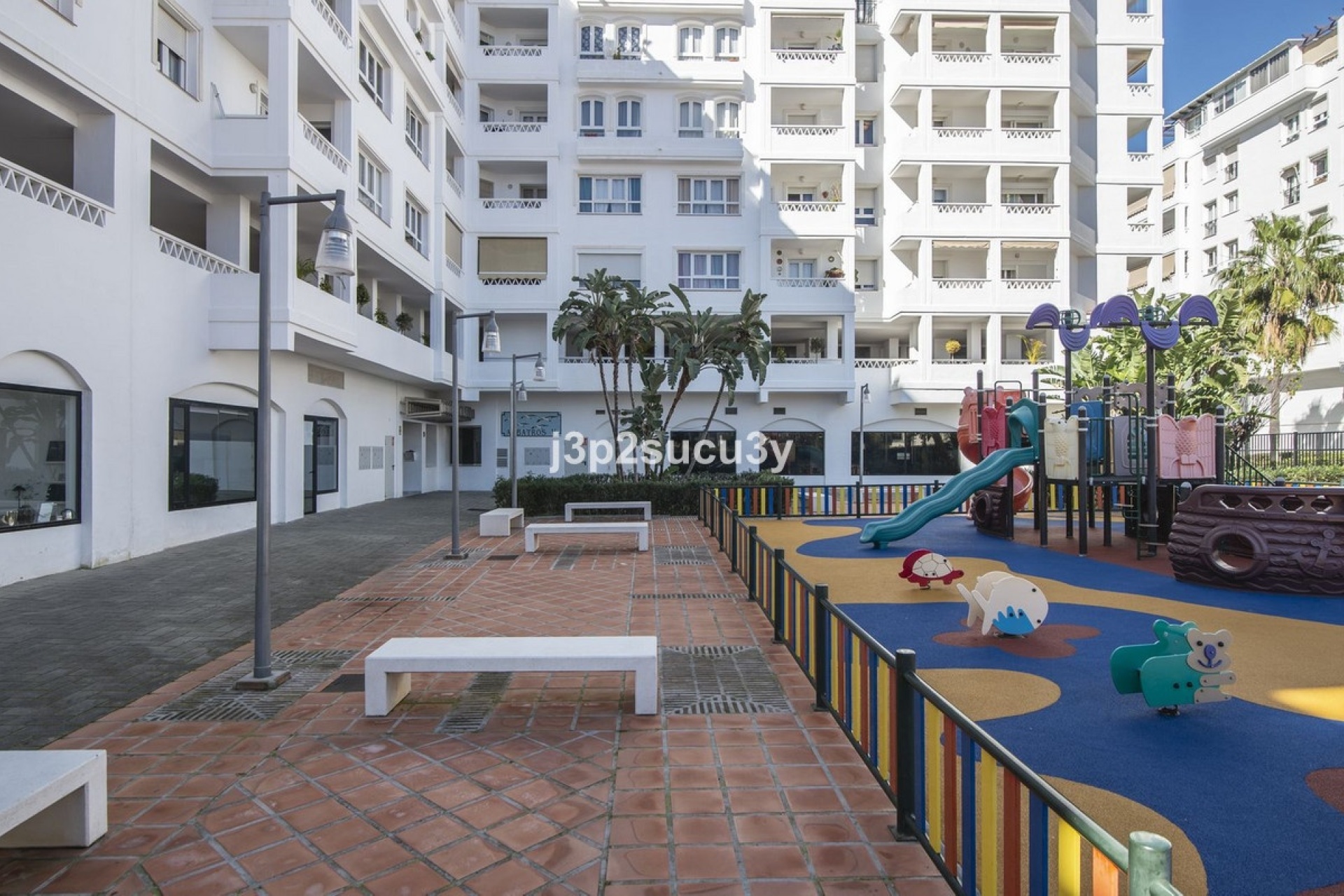 Resale - apartment - Marbella - Nueva Andalucía