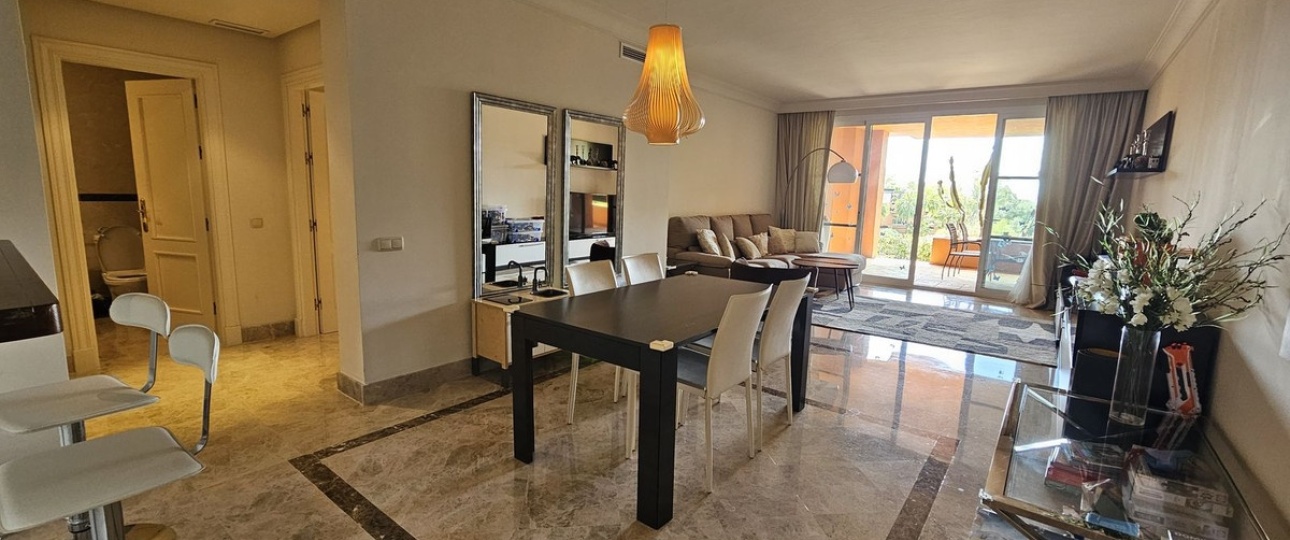 Resale - apartment - Marbella - Nueva Andalucía