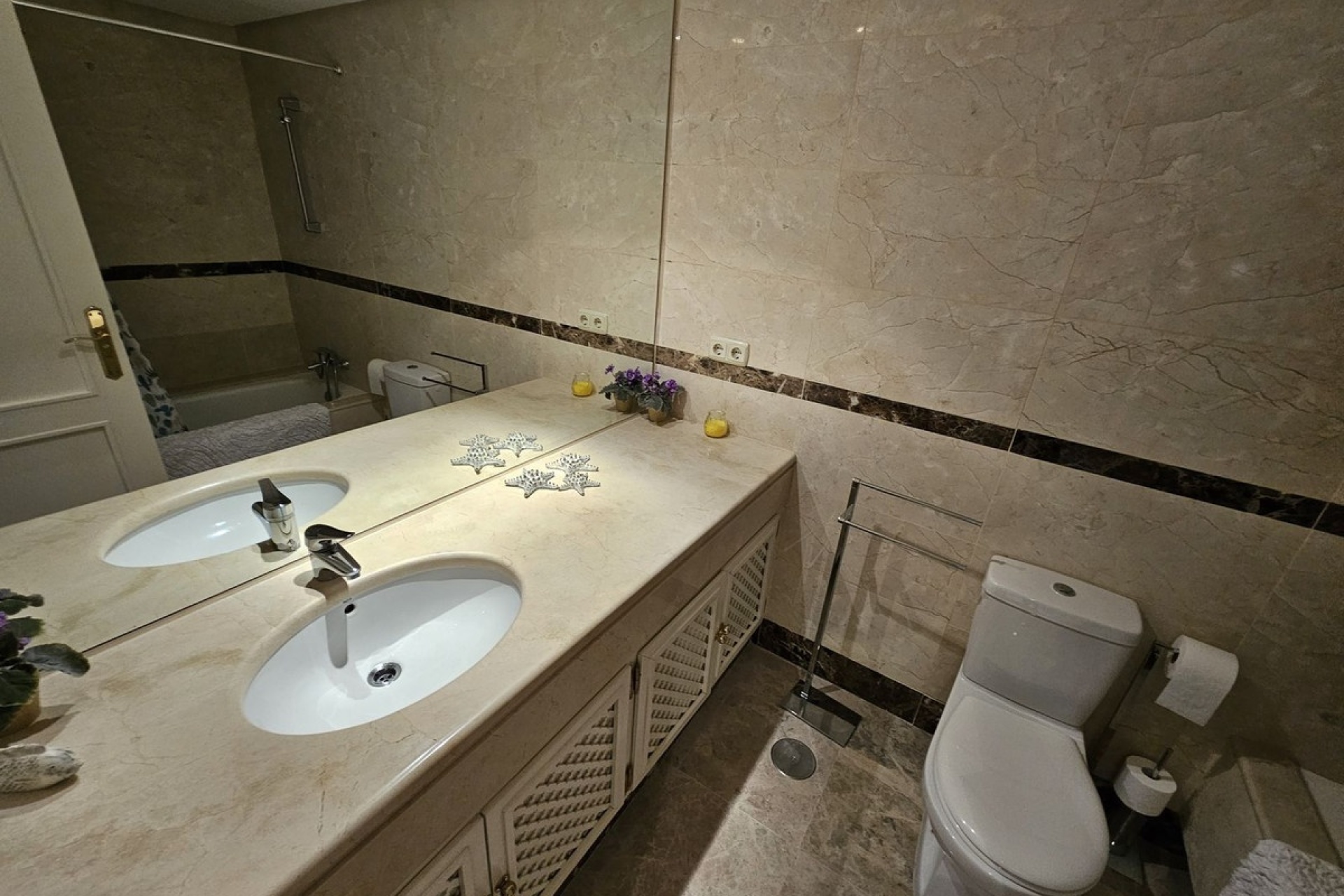 Resale - apartment - Marbella - Nueva Andalucía