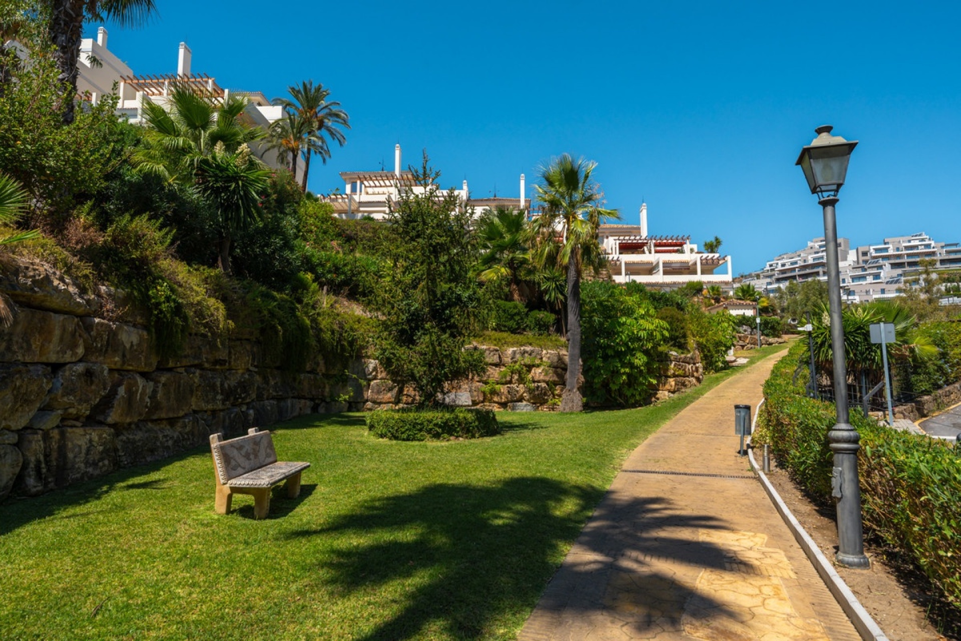 Resale - apartment - Marbella - Nueva Andalucía