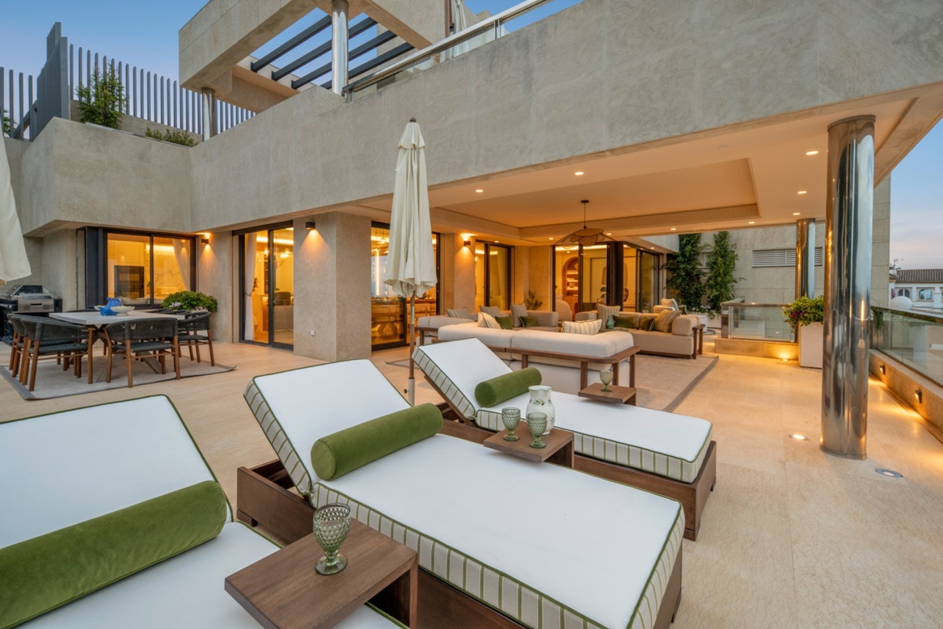 Resale - apartment - Marbella - Nueva Andalucía