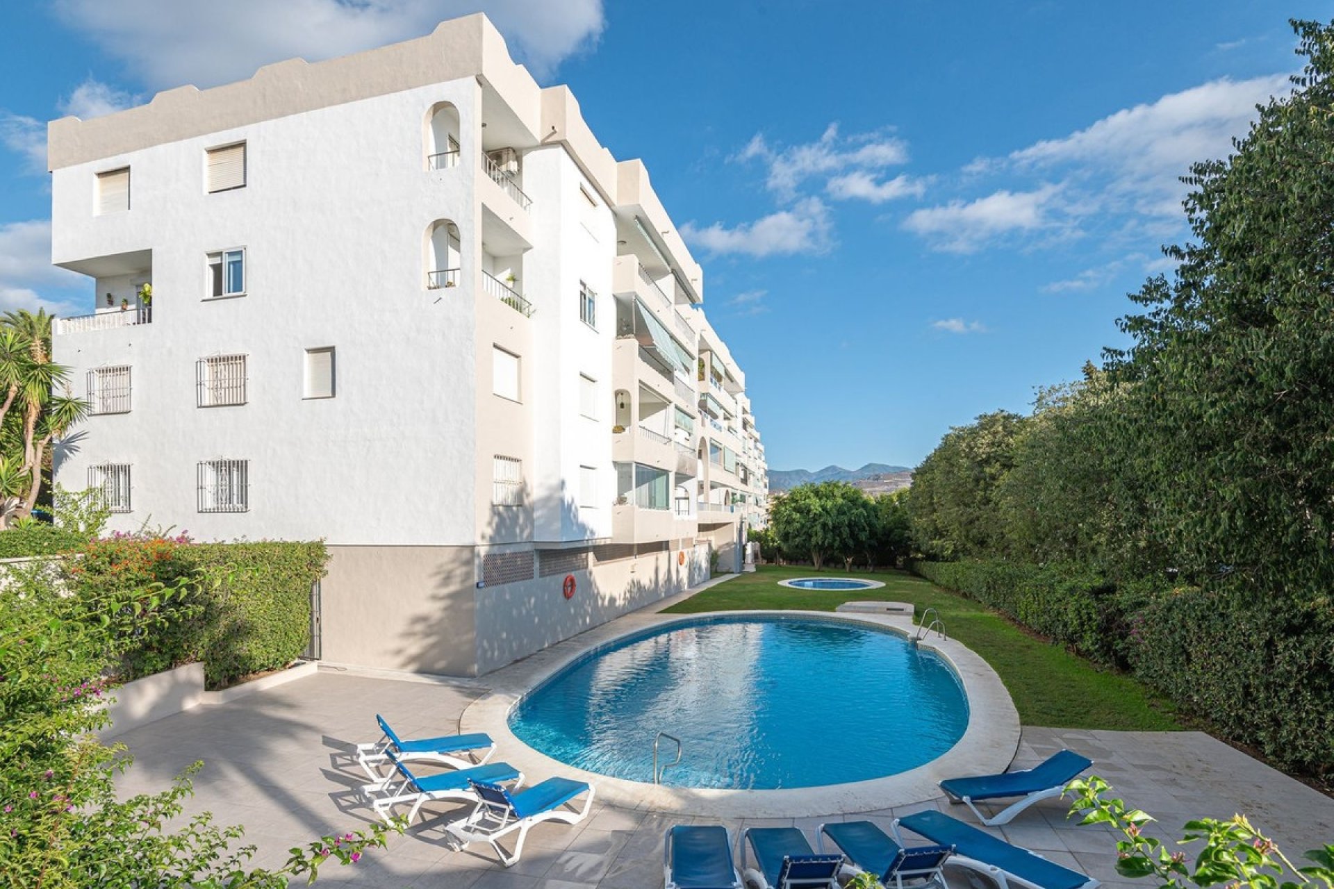 Resale - apartment - Marbella - Nueva Andalucía