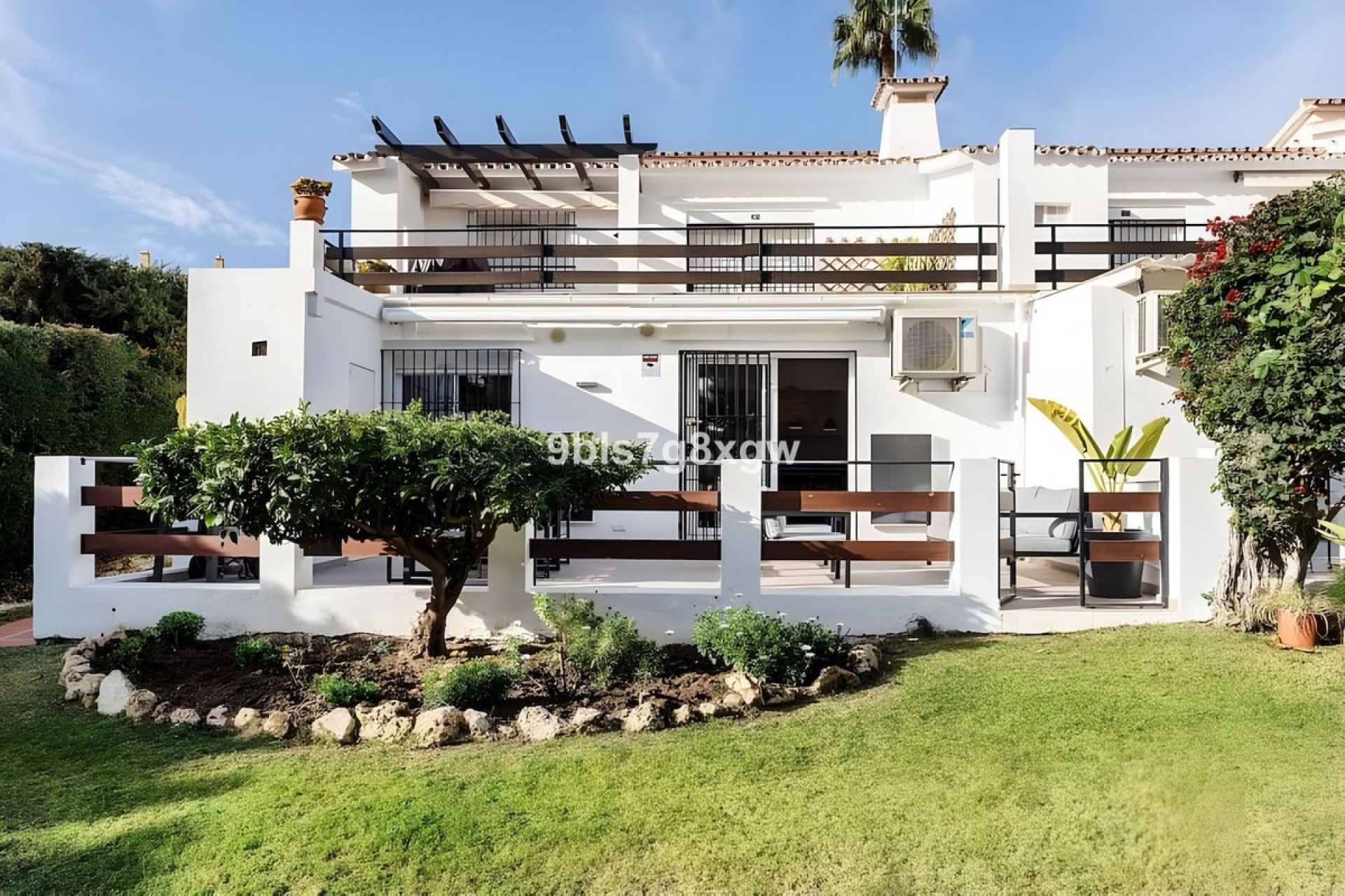 Resale - apartment - Marbella - Nueva Andalucía