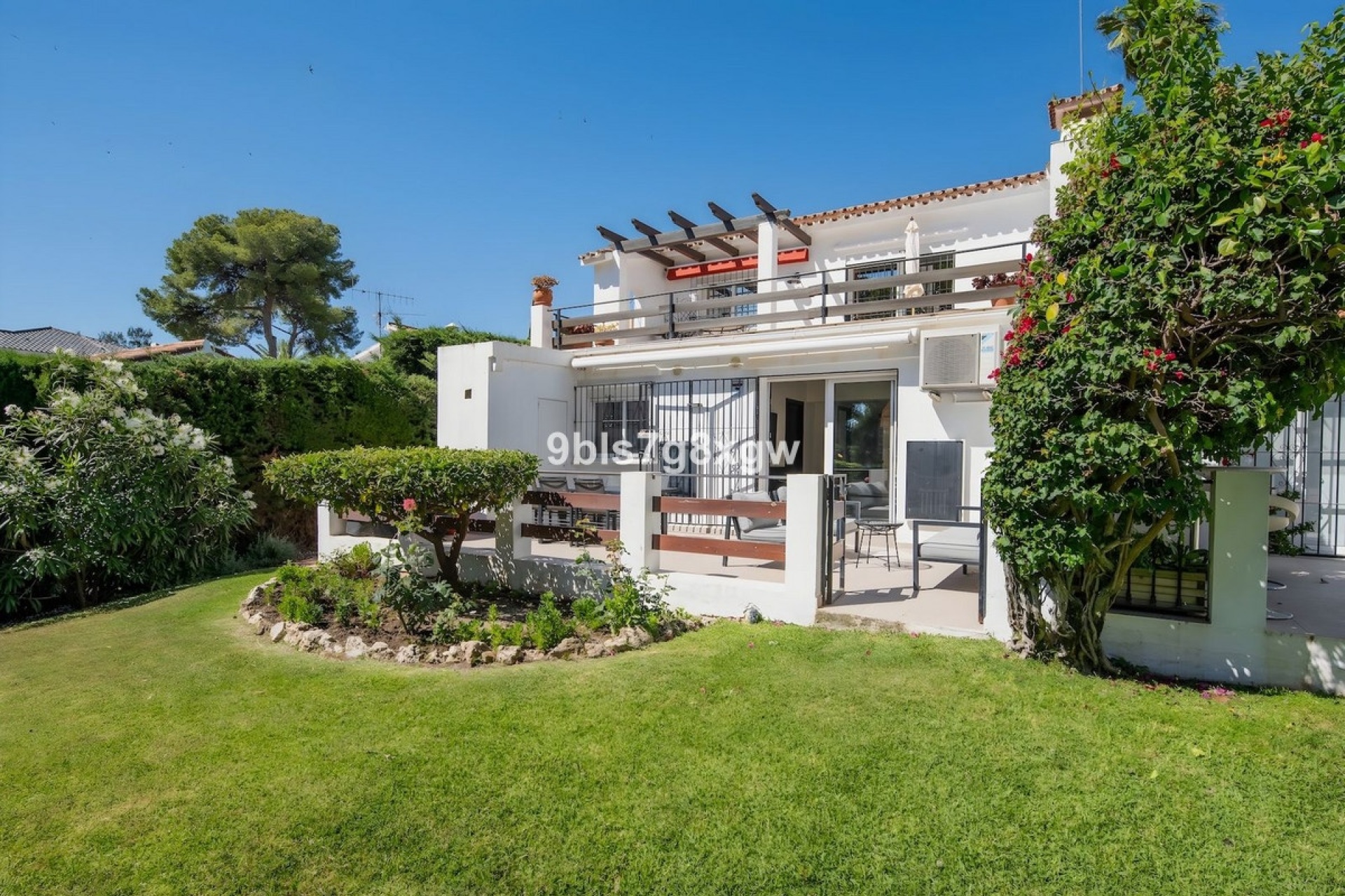 Resale - apartment - Marbella - Nueva Andalucía