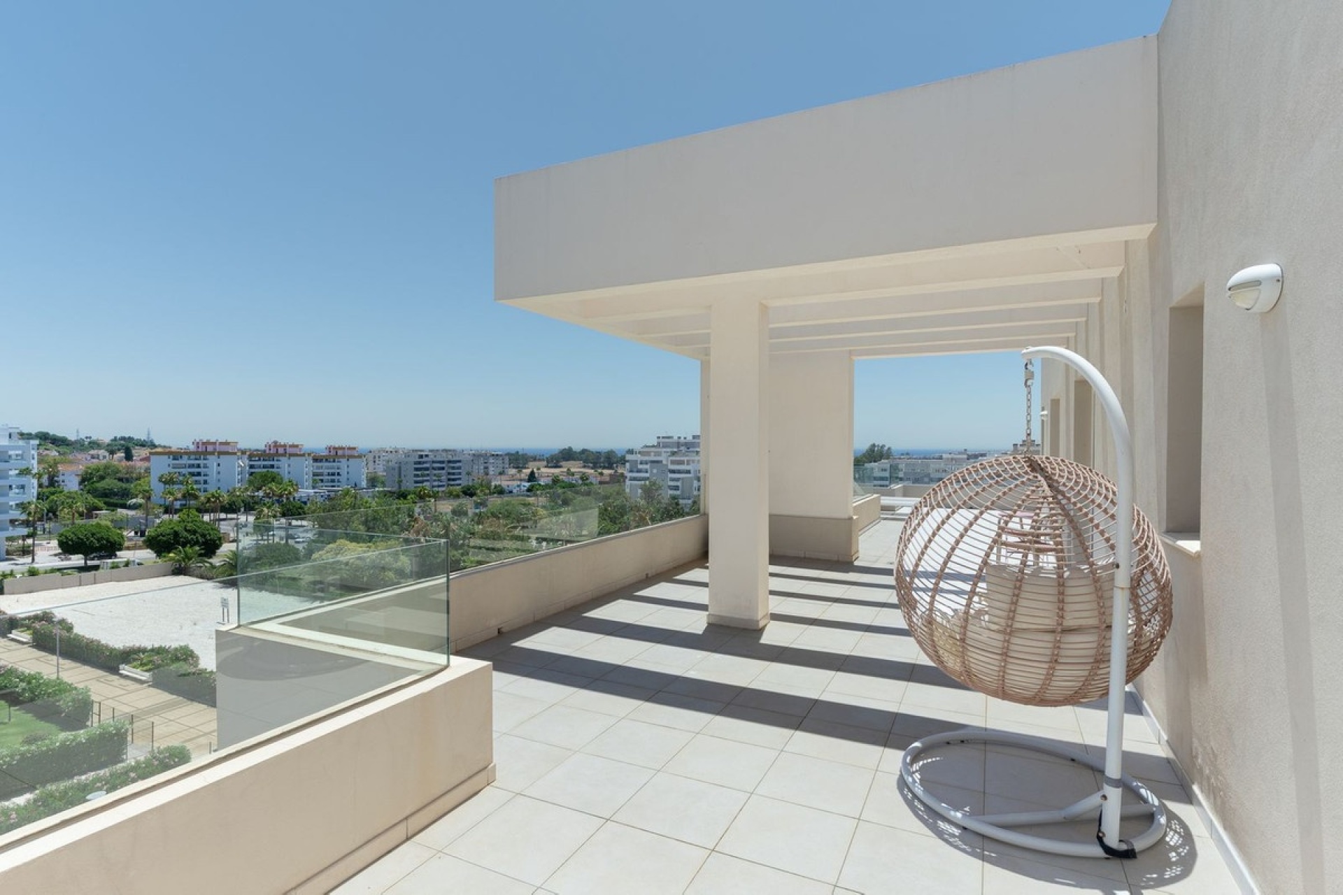 Resale - apartment - Marbella - Nueva Andalucía