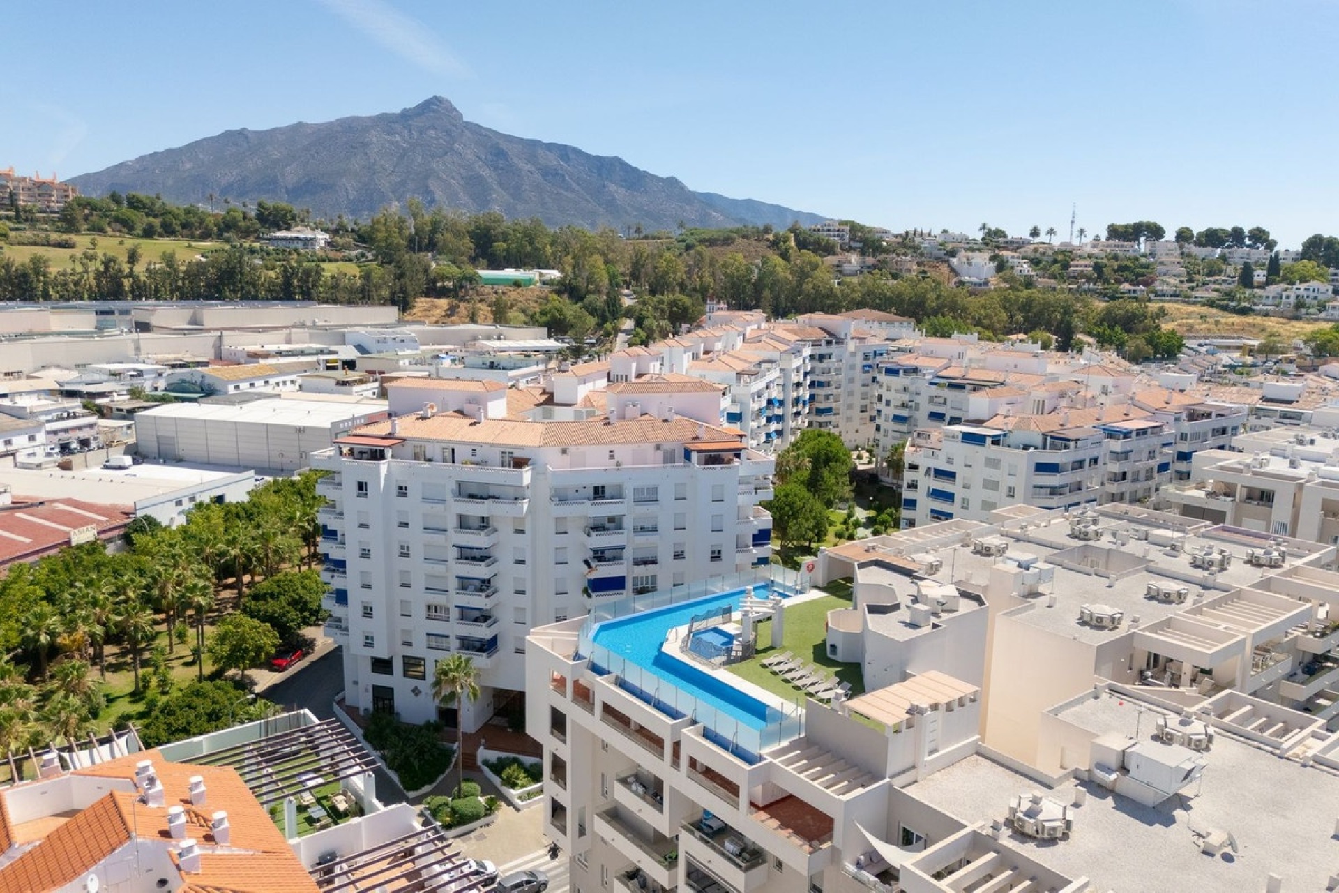 Resale - apartment - Marbella - Nueva Andalucía