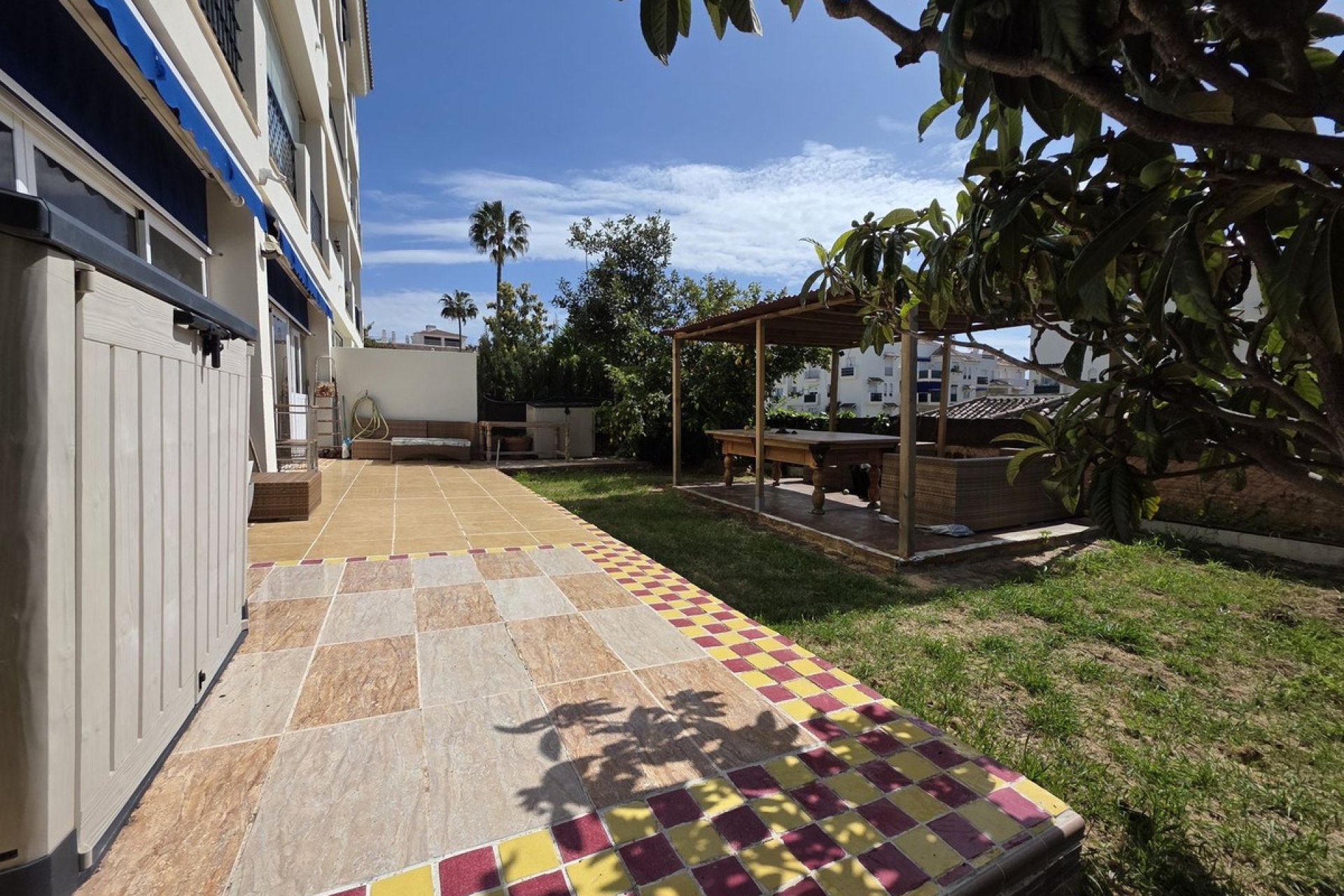 Resale - apartment - Marbella - Nueva Andalucía