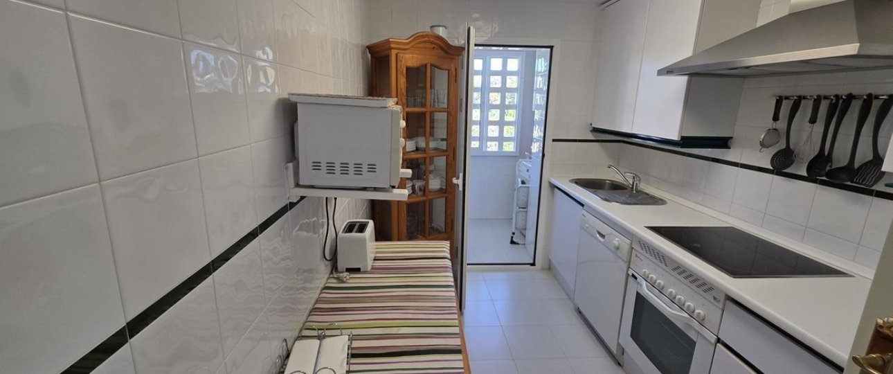 Resale - apartment - Marbella - Nueva Andalucía