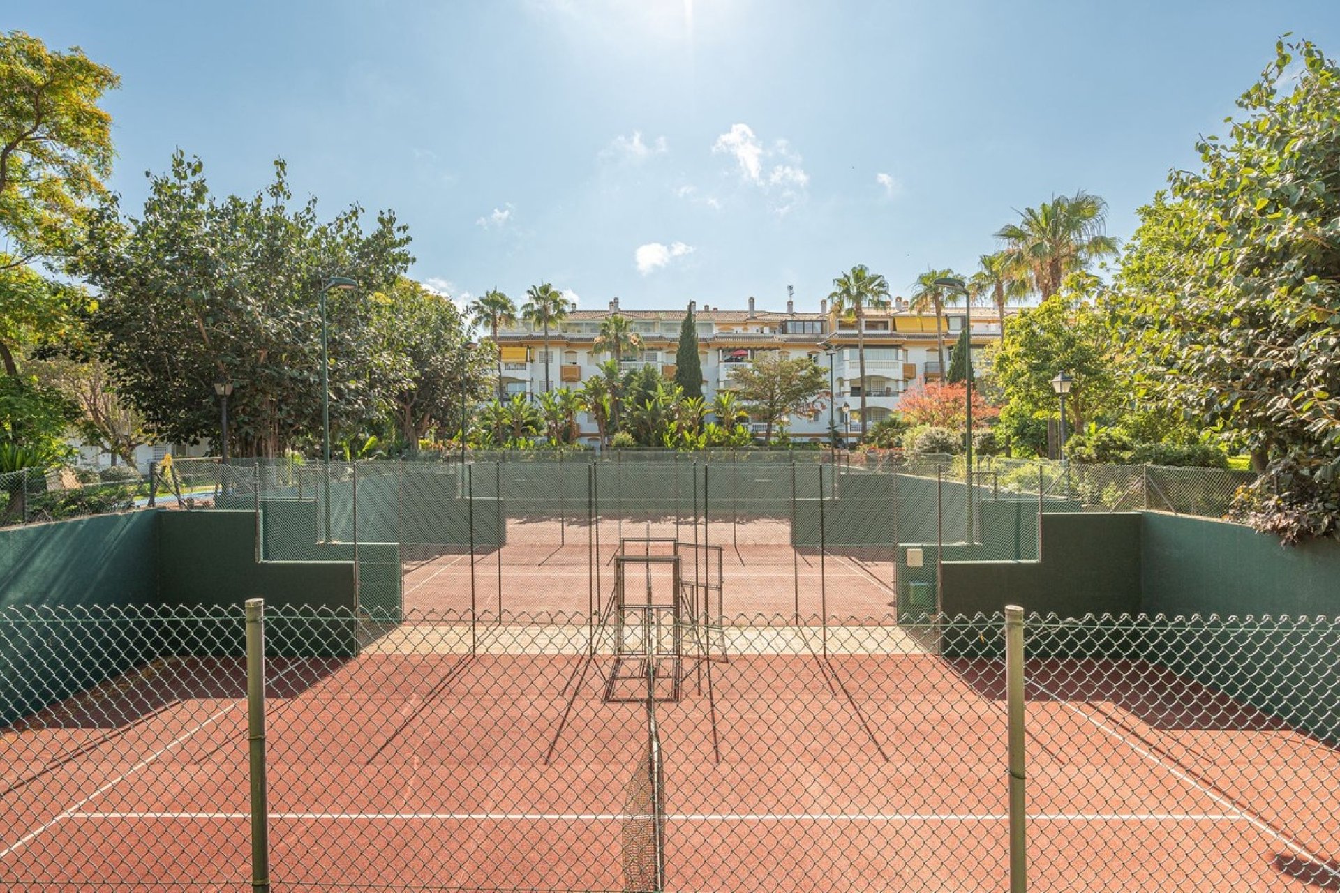 Resale - apartment - Marbella - Nueva Andalucía