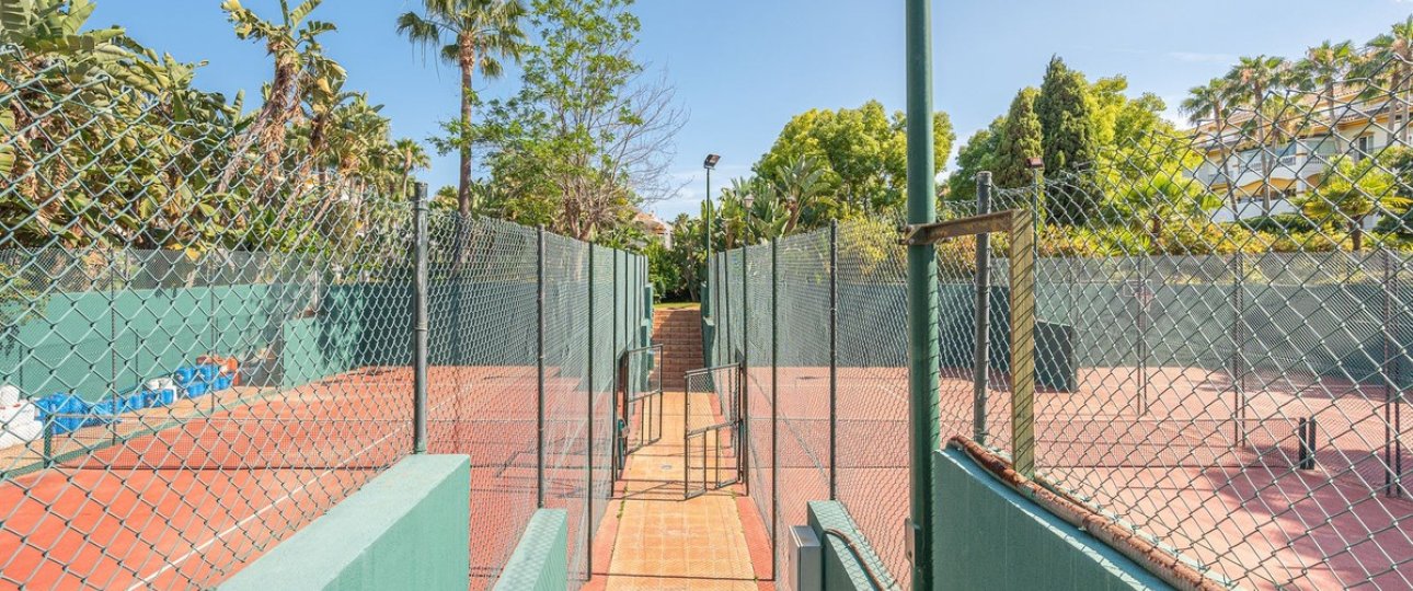 Resale - apartment - Marbella - Nueva Andalucía