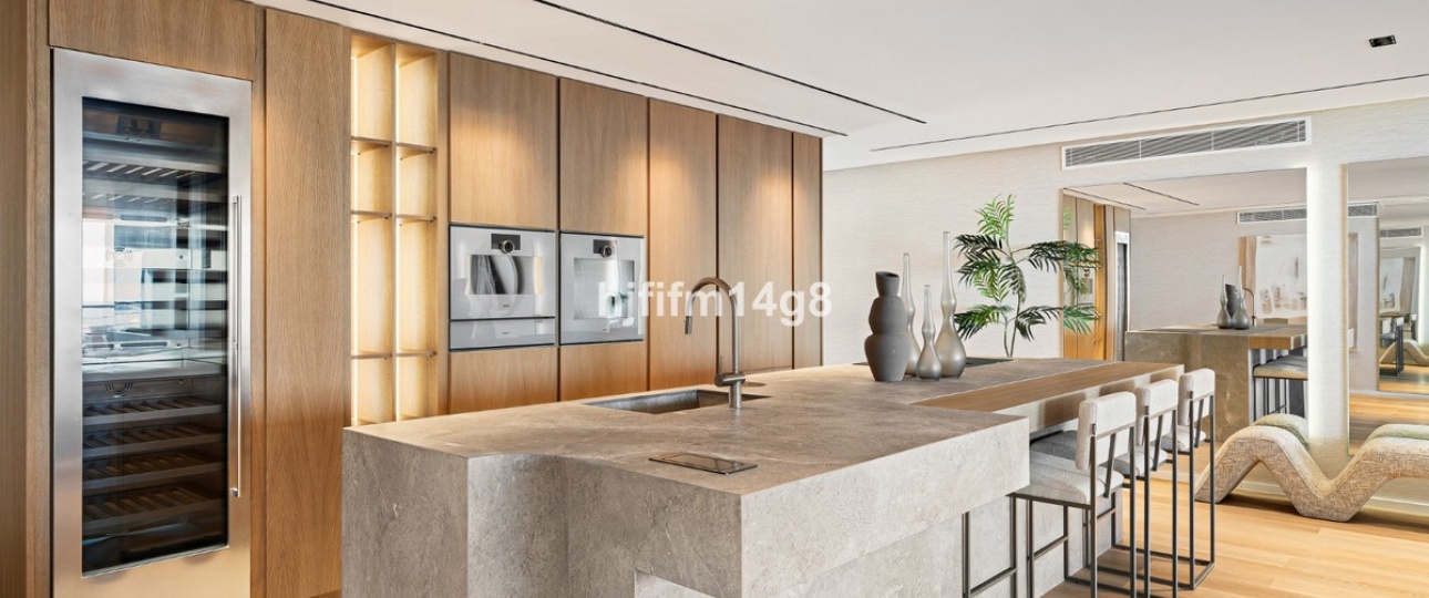 Resale - apartment - Marbella - Nueva Andalucía