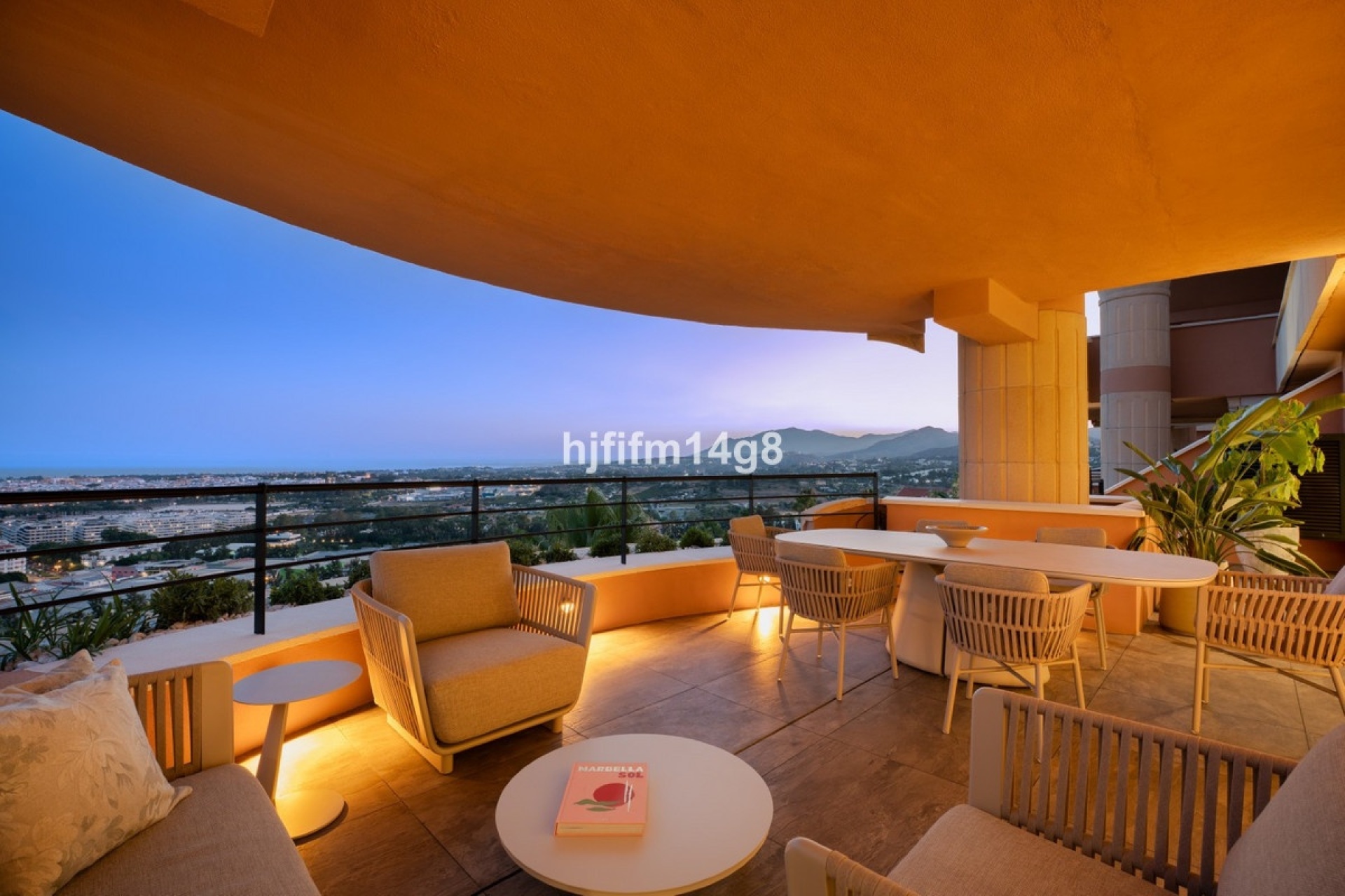 Resale - apartment - Marbella - Nueva Andalucía