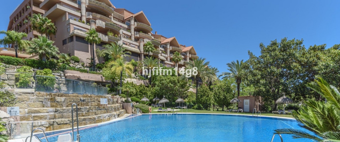 Resale - apartment - Marbella - Nueva Andalucía