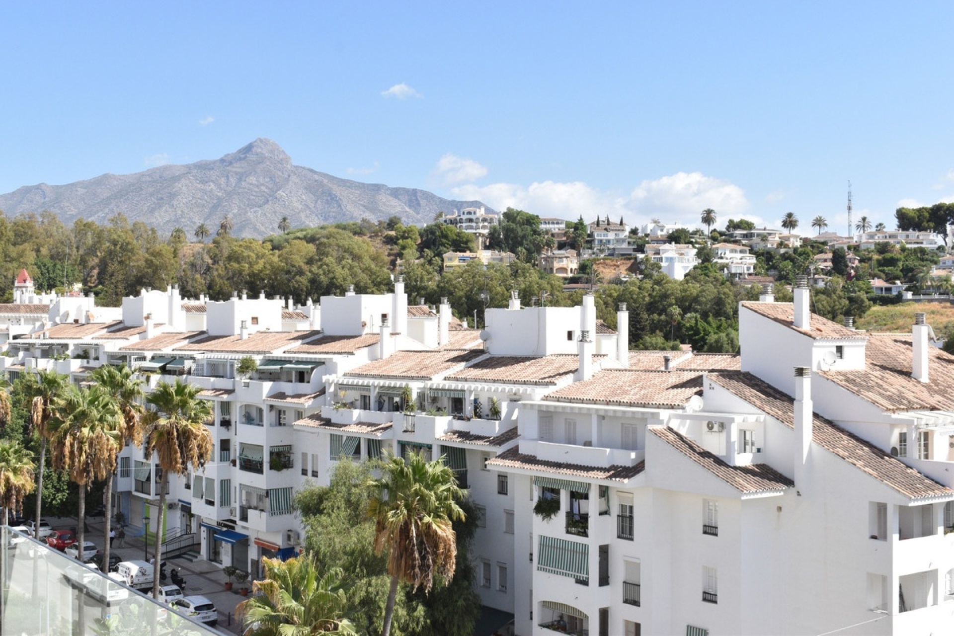 Resale - apartment - Marbella - Nueva Andalucía