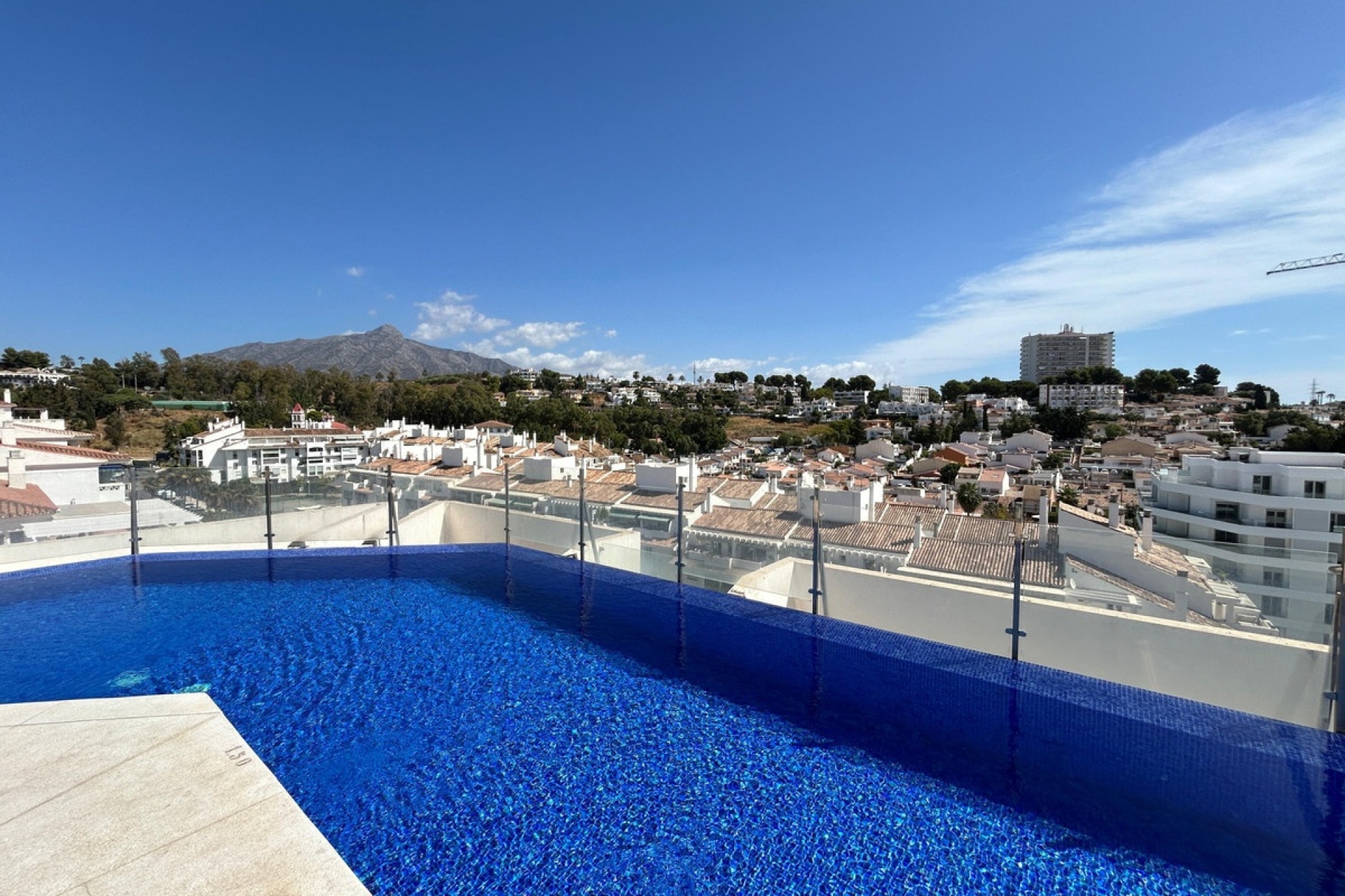 Resale - apartment - Marbella - Nueva Andalucía