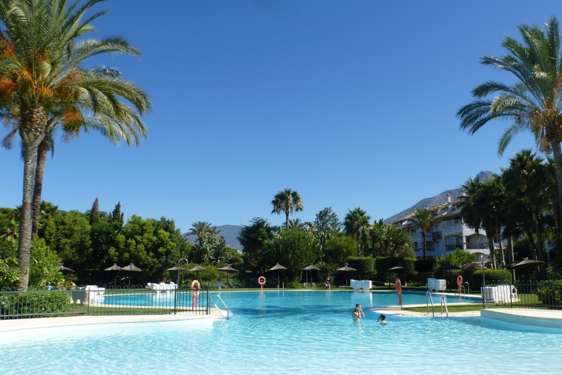 Resale - apartment - Marbella - Nueva Andalucía