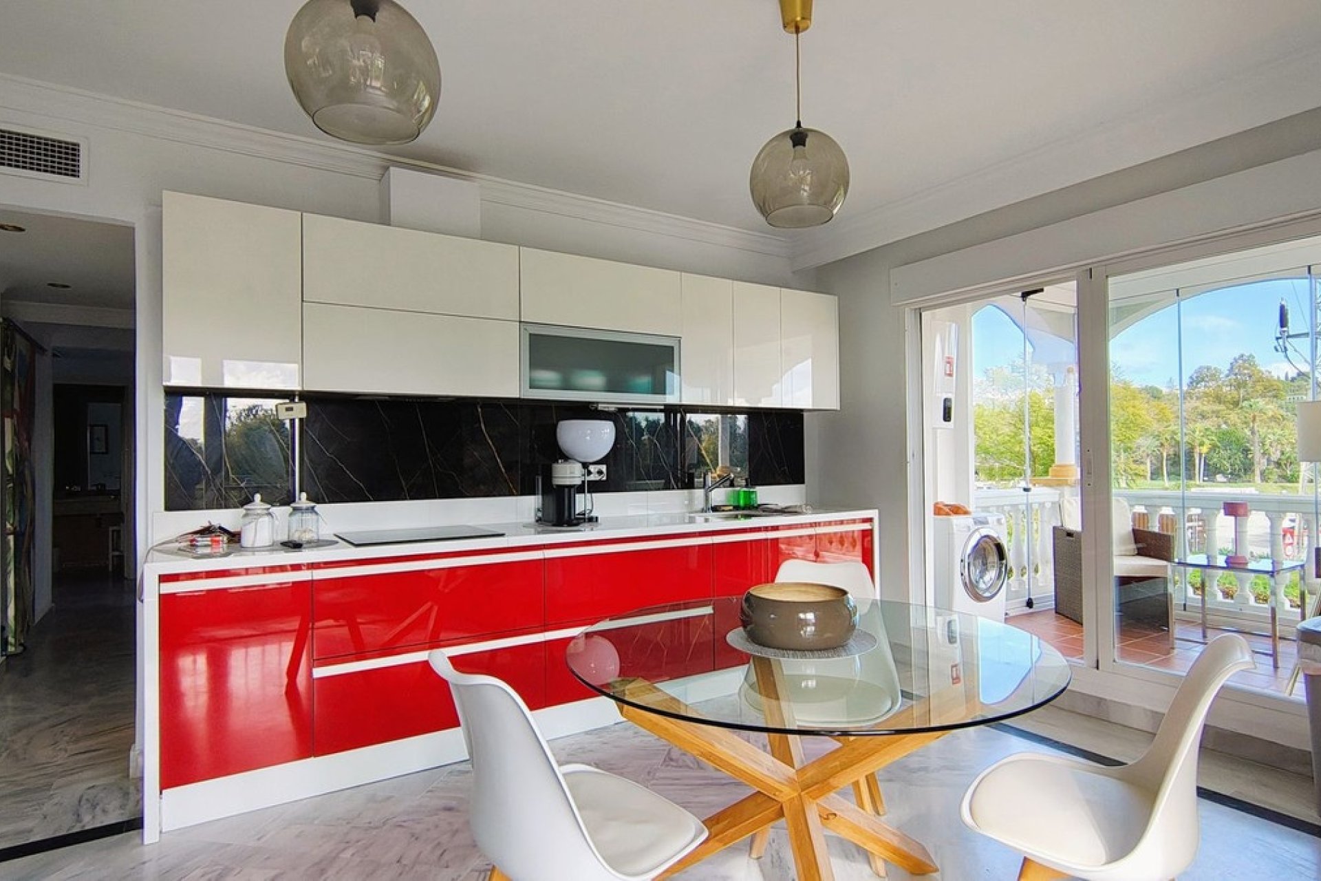 Resale - apartment - Marbella - Nueva Andalucía