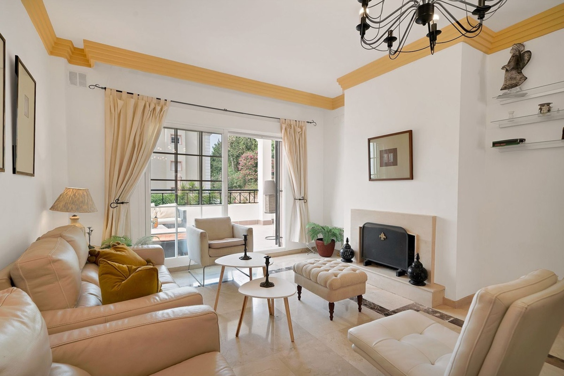 Resale - apartment - Marbella - Nueva Andalucía