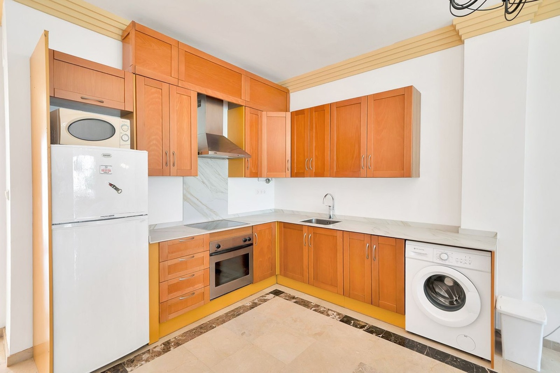 Resale - apartment - Marbella - Nueva Andalucía
