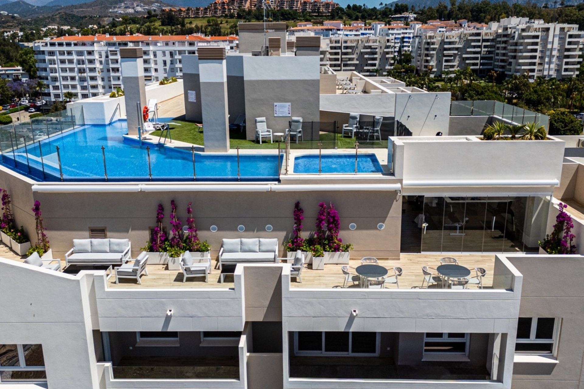 Resale - apartment - Marbella - Nueva Andalucía