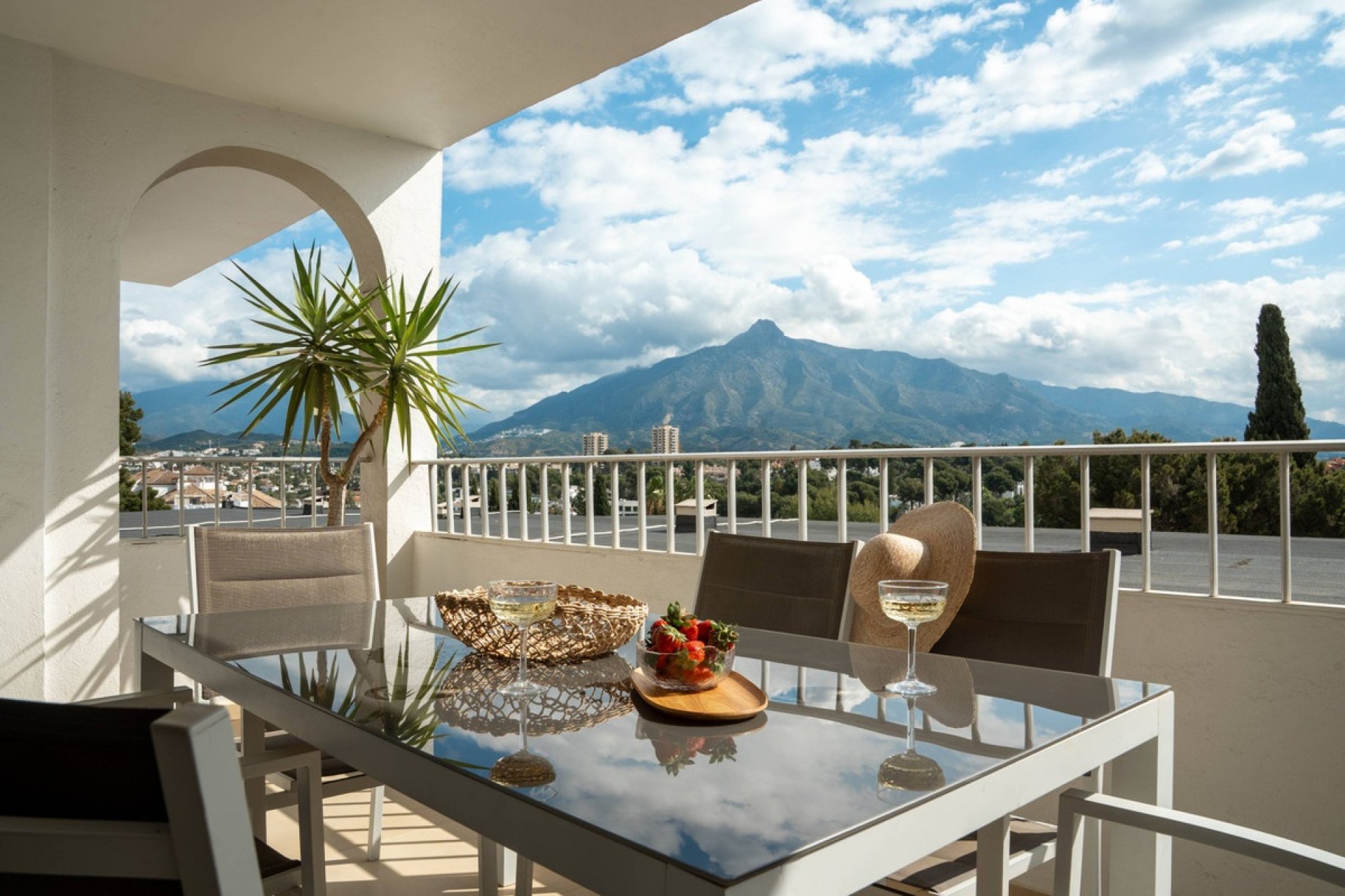 Resale - apartment - Marbella - Nueva Andalucía
